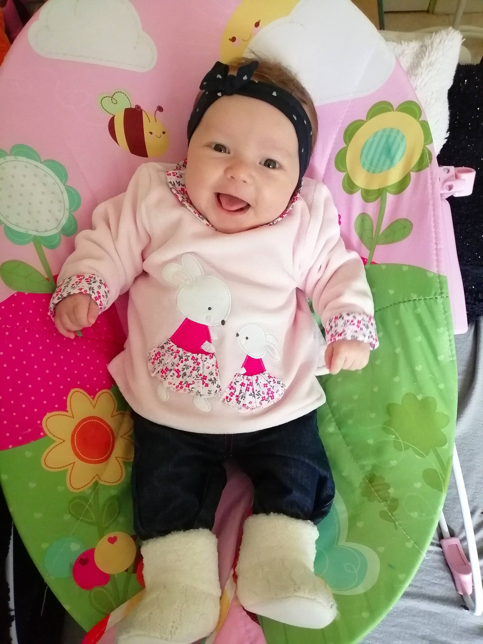 Kamélia a rejoint le concours — aidez-le/la à gagner de superbes lots ! baby, baby_toddler_clothing, beauty, cheek, child, daughter, pattern, person, pink, play, skin, smile, textile, toddler