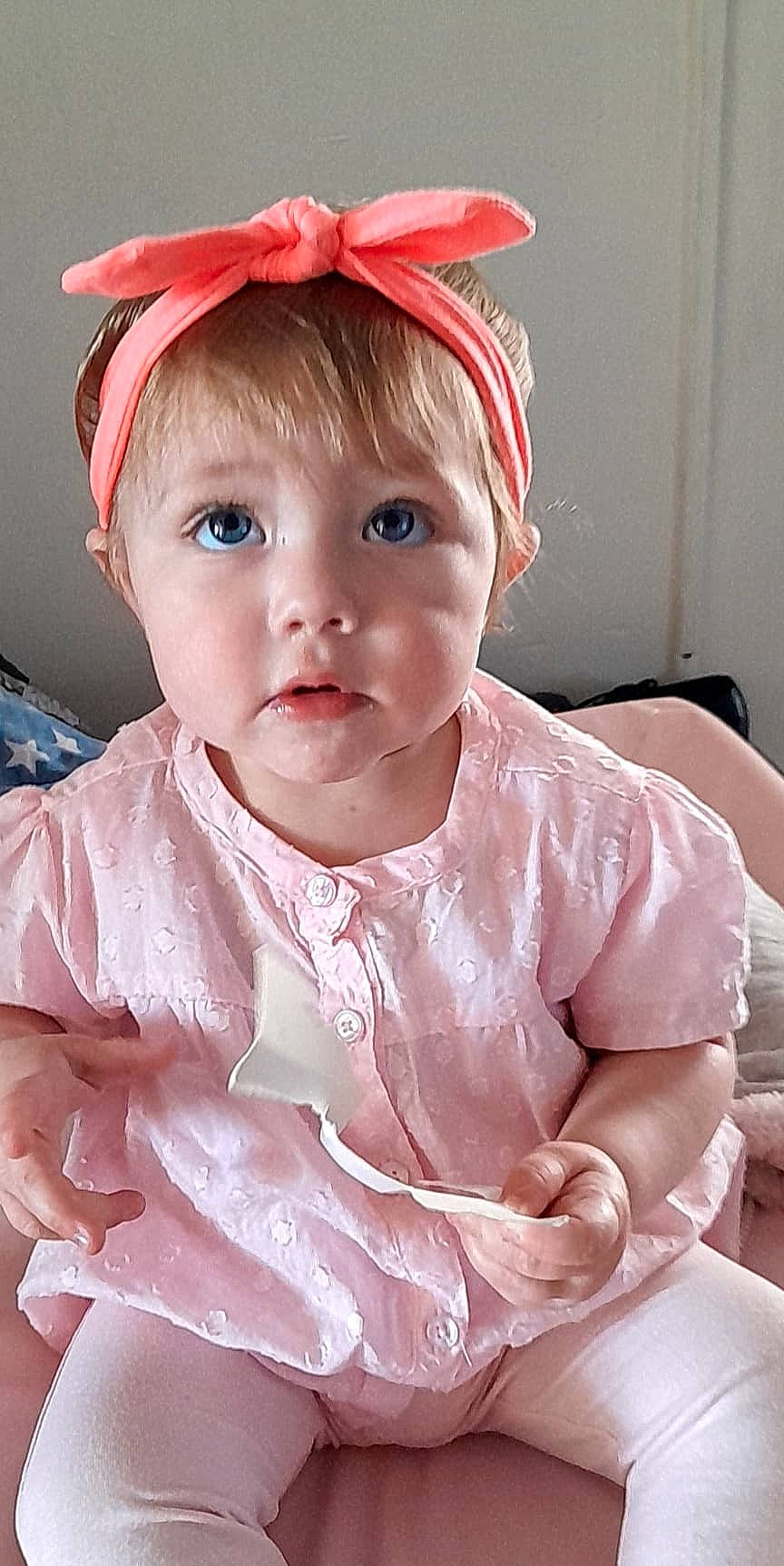 Ilyana a rejoint le concours — aidez-le/la à gagner de superbes lots ! baby, baby_toddler_clothing, cap, cheek, chin, costume_hat, dress, happy, headgear, headpiece, linens, lip, neck, outerwear, person, pink, skin, sleeve, textile, toddler