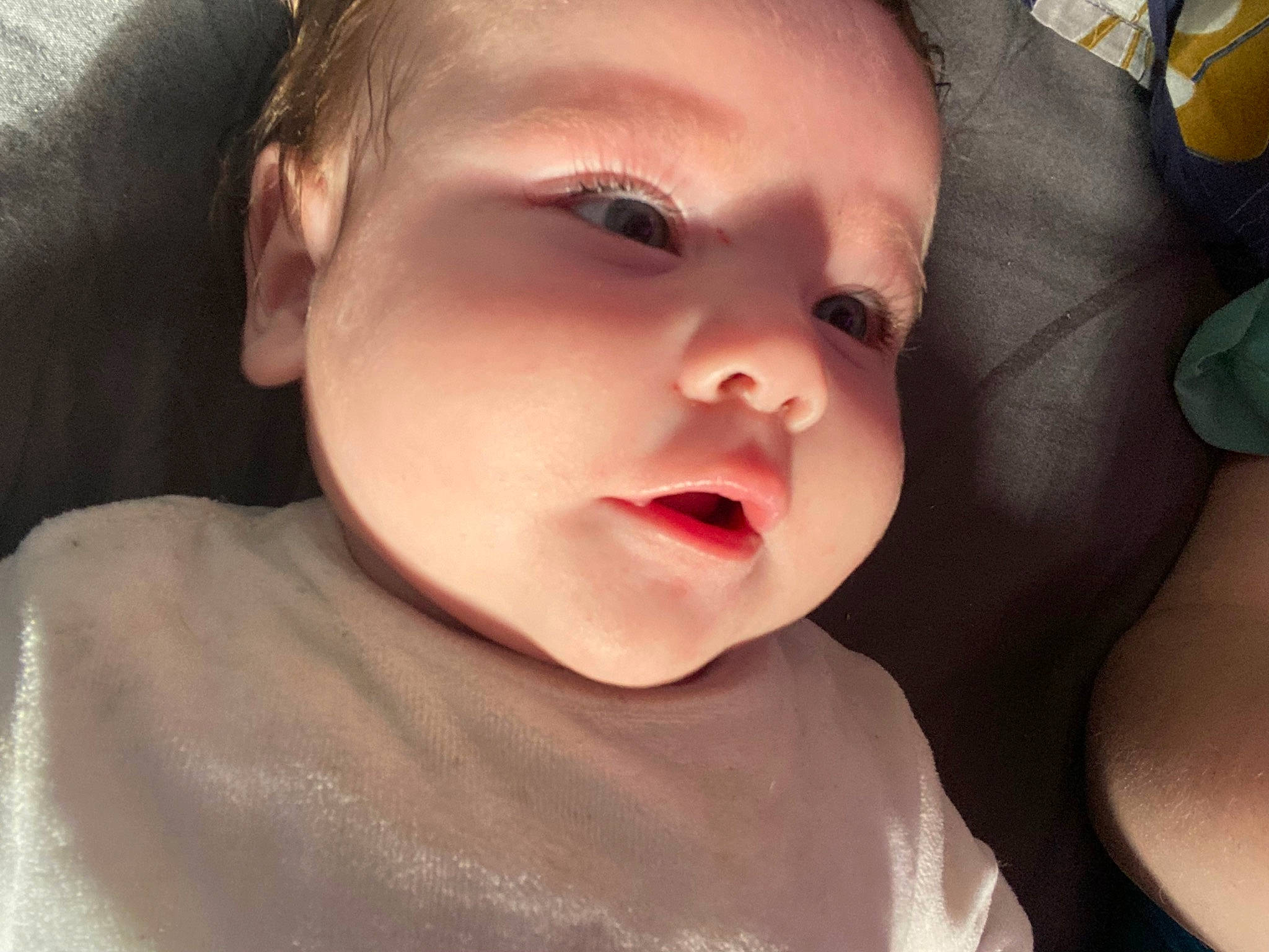 Ilyana participe au concours pour gagner de l'argent avec cette photo : baby, baby_toddler_clothing, cheek, chin, ear, eyebrow, eyelash, flash_photography, forehead, happy, iris, jaw, lip, mouth, neck, nose, person, skin, sleeve, smile
