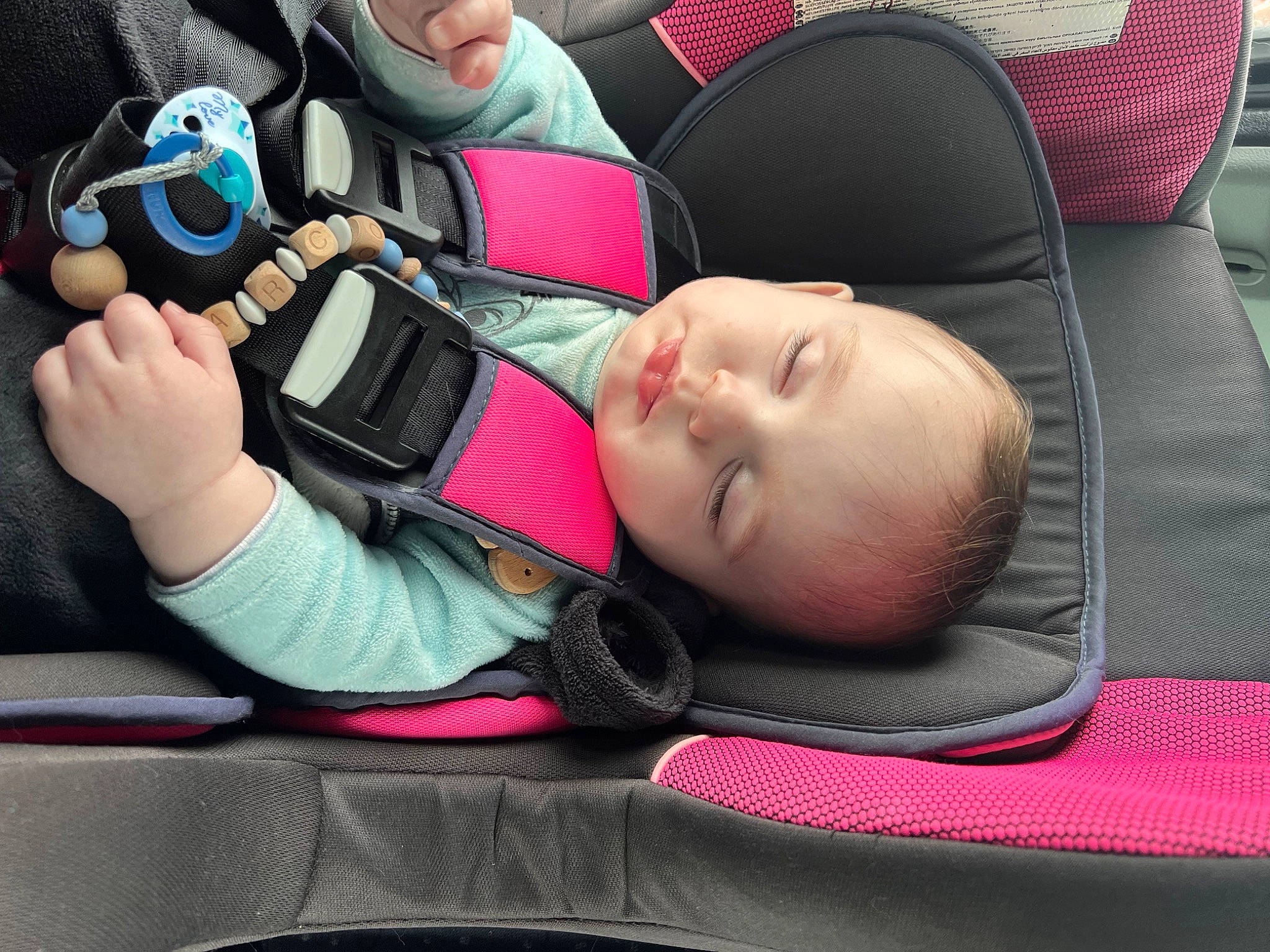 Marco a rejoint le concours — aidez-le/la à gagner de superbes lots ! auto_part, automotive_design, baby, baby_carriage, baby_in_car_seat, baby_products, car_seat, child, comfort, cool, eyewear, facial_expression, fun, gadget, head_restraint, person, sitting, smile, steering_wheel, toddler