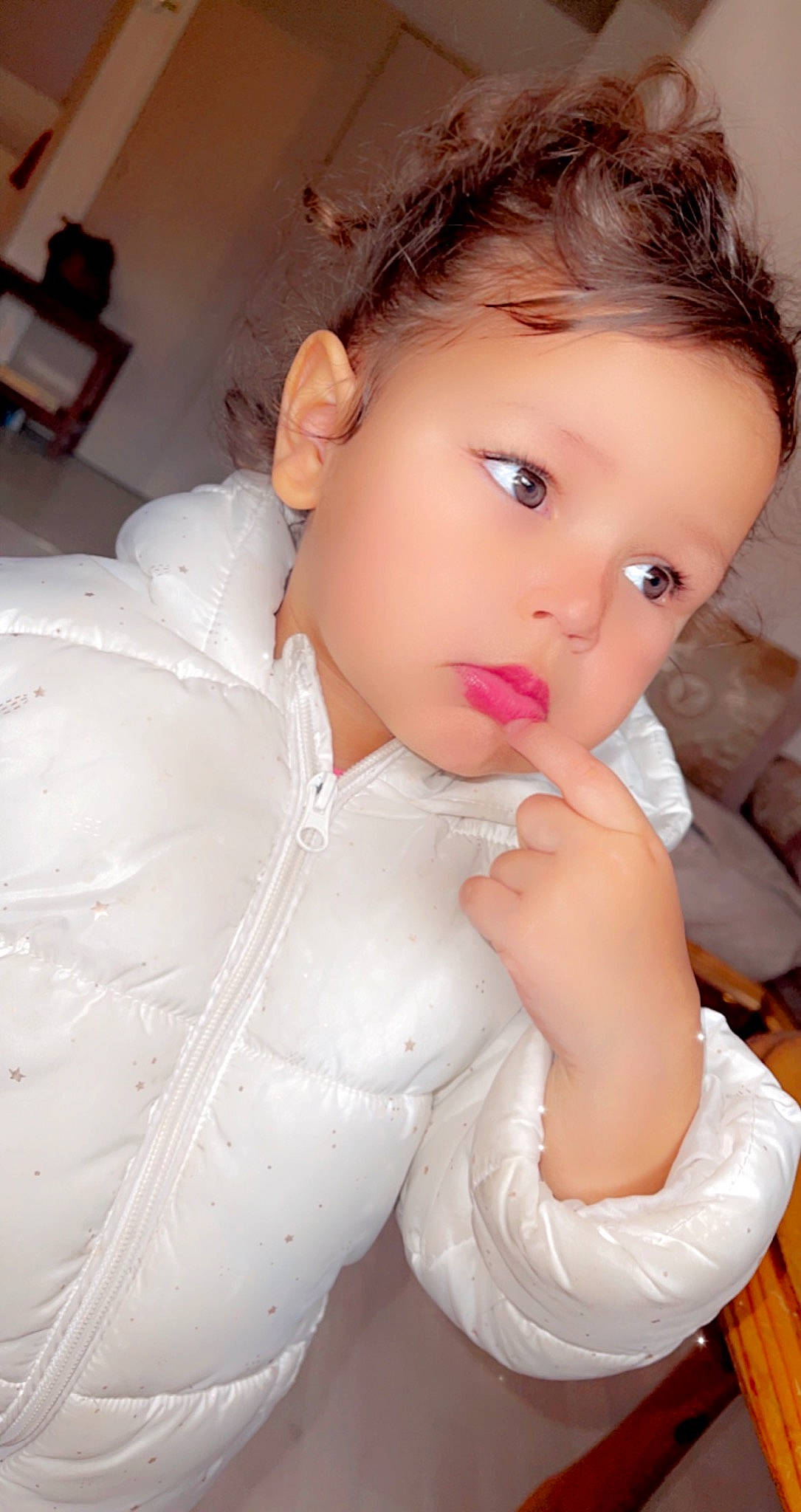 Allyah a rejoint le concours — aidez-le/la à gagner de superbes lots ! black_hair, bridal_accessory, cheek, ear, eye, eyebrow, eyelash, face, flash_photography, hair, happy, iris, lip, neck, nose, person, pink, shoulder, skin, sleeve