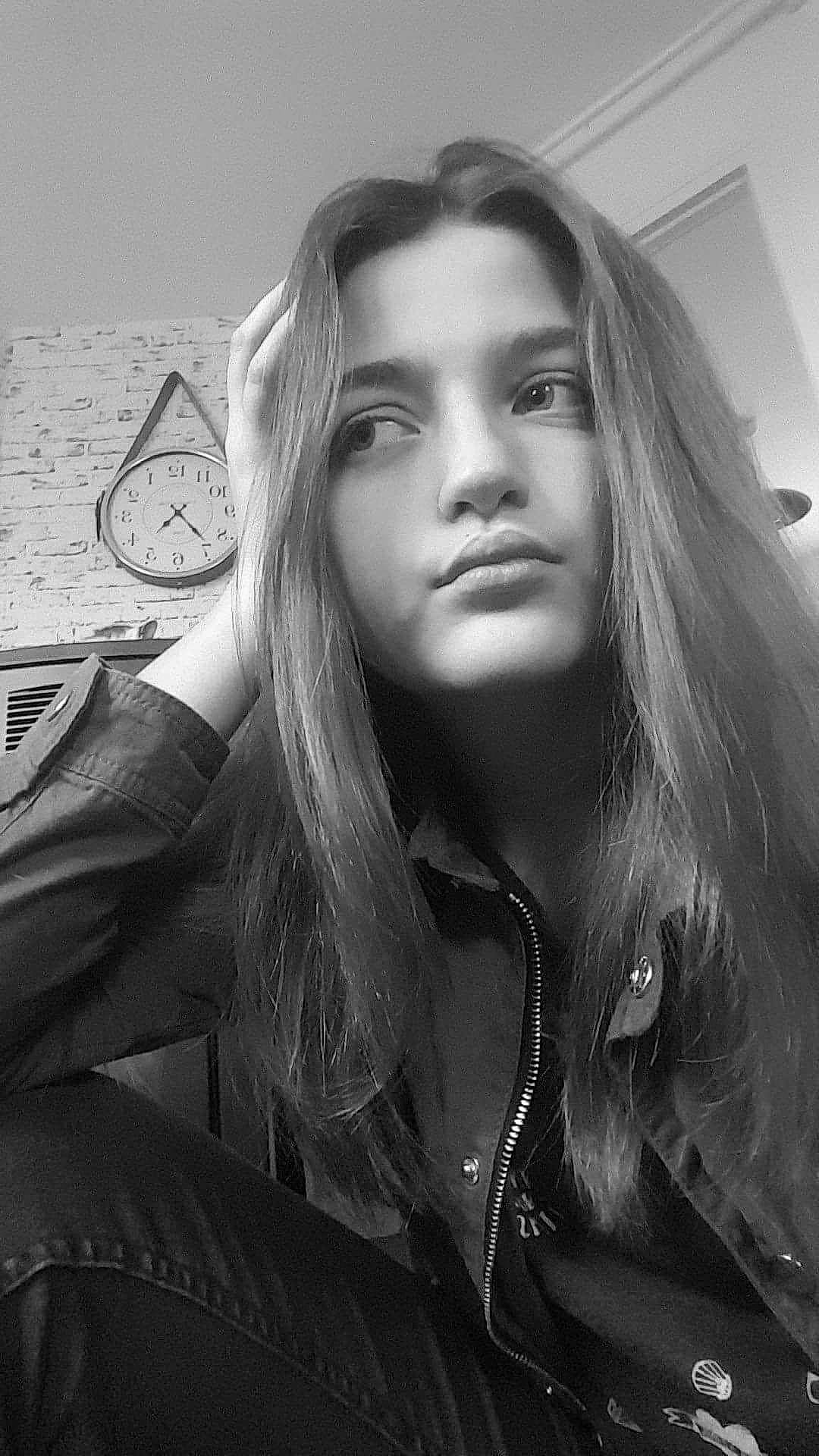 Élisabeth participe au concours pour gagner de l'argent avec cette photo : beauty, black, black_and_white, black_hair, blond, eye, girl, hair, hairstyle, human_hair_color, lady, long_hair, model, monochrome, monochrome_photography, person, photo_shoot, photograph, photography, portrait