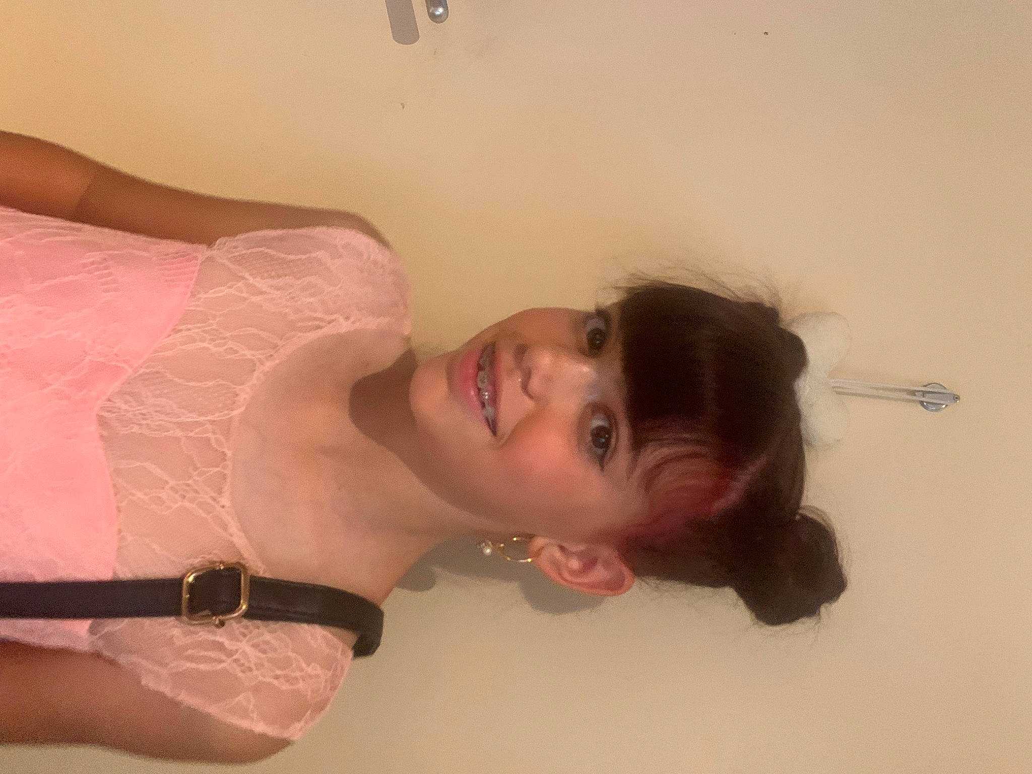 Shyrel participe au concours pour gagner de l'argent avec cette photo : abdomen, black_hair, chest, elbow, eyebrow, eyelash, finger, flash_photography, happy, human_body, jaw, joy, leg, lip, neck, person, shoulder, smile, stomach, thigh