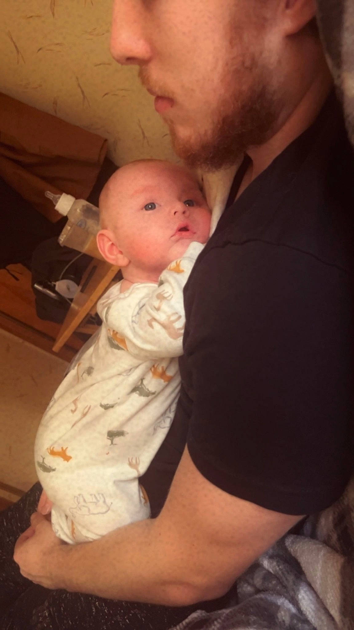 Liam is registered to the contest to win money with this photo: abdomen, baby, beard, cheek, chest, child, chin, comfort, ear, elbow, fun, gesture, happy, mouth, muscle, nose, person, skin, t_shirt, toddler