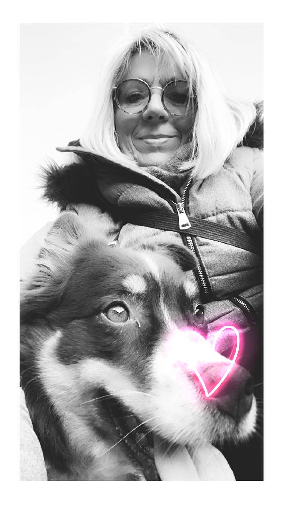 Lili a rejoint le concours — aidez-le/la à gagner de superbes lots ! black, black_and_white, carnivore, companion_dog, dog, dog_breed, ear, eyewear, glasses, goggles, happy, mammal, photograph, smile, snout, style, sunglasses, vision_care, whiskers, white