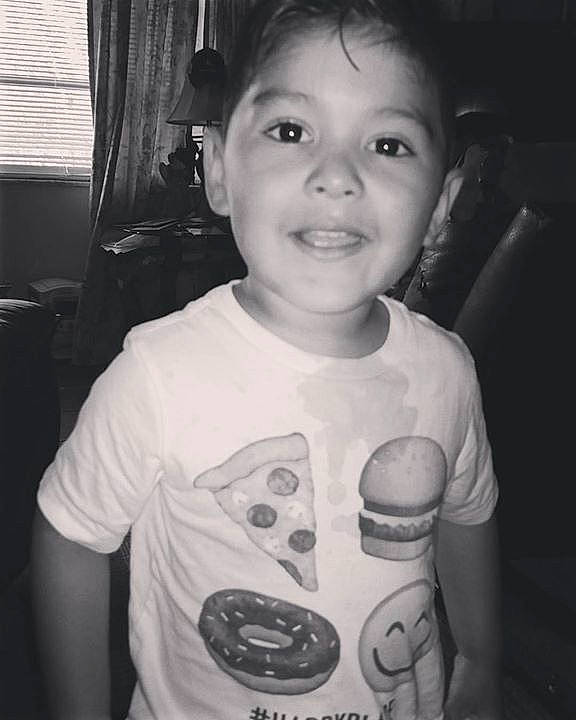 Julian is registered to the contest to win money with this photo: black, black_and_white, child, emotion, face, facial_expression, head, human_positions, image, infant, joy, male, monochrome, monochrome_photography, person, photograph, photography, portrait, smile, toddler