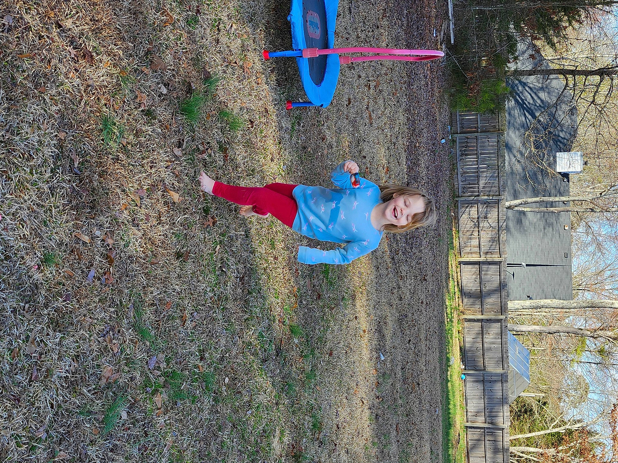 Elise is registered to the contest to win money with this photo: electric_blue, fun, grass, joy, leisure, people_in_nature, person, plant, recreation, shadow, sky, soil, t_shirt, toddler, tree, walking_shoe