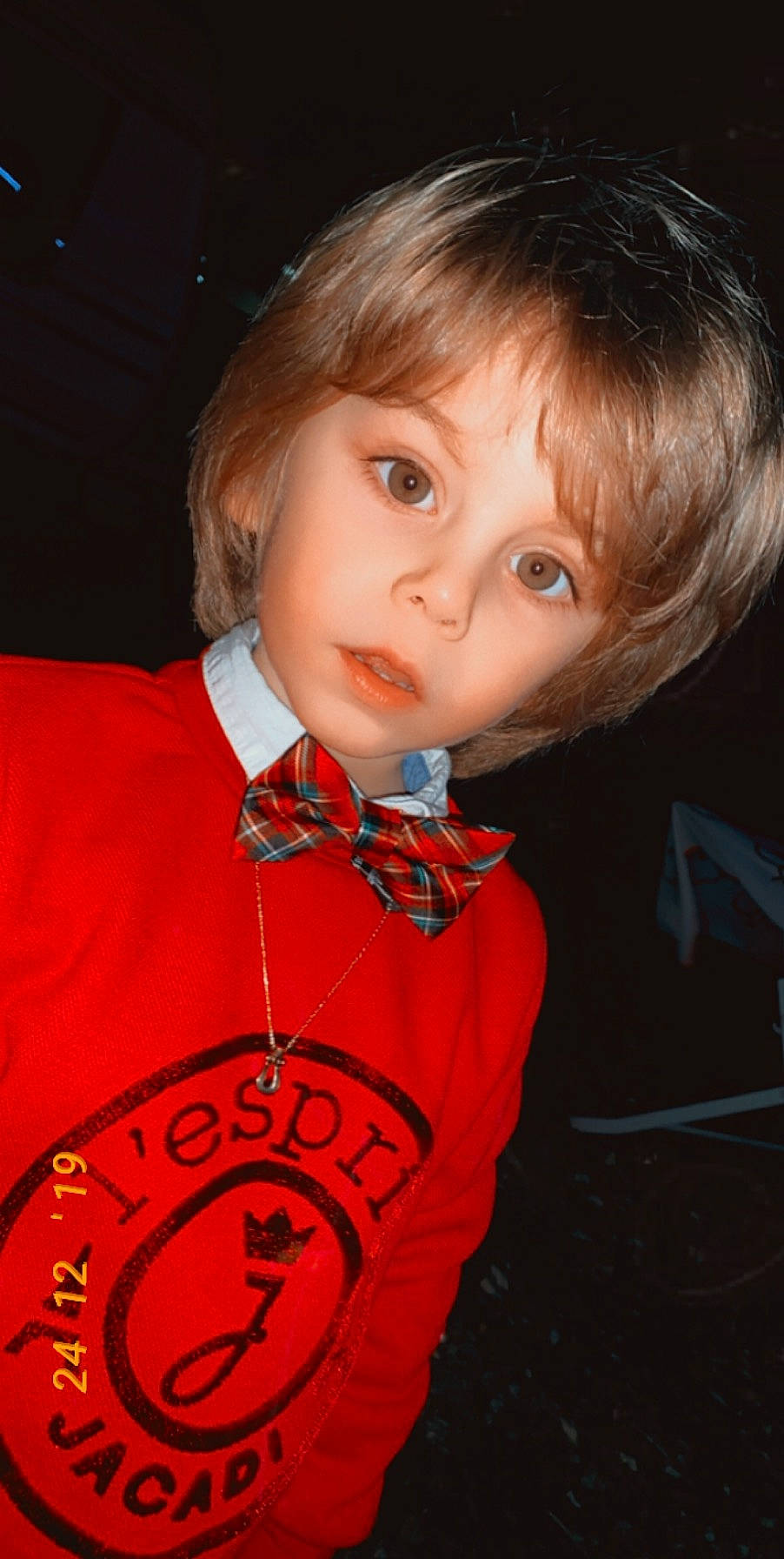 Sam participe au concours pour gagner de l'argent avec cette photo : bangs, bow_tie, cheek, child, chin, collar, cool, dress_shirt, eyebrow, facial_expression, flash_photography, formal_wear, hair, iris, lip, neck, nose, outerwear, person, sleeve