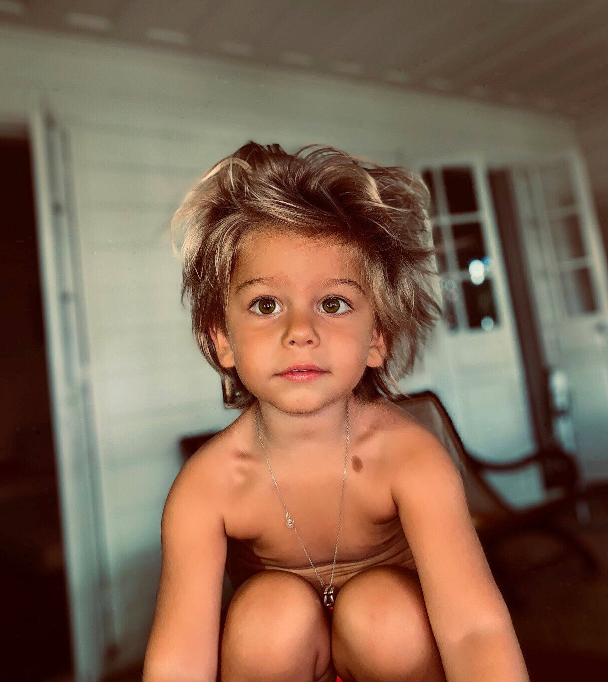 Sam participe au concours pour gagner de l'argent avec cette photo : bathing, black_hair, cheek, chest, eyebrow, eyelash, face, flash_photography, happy, human_body, iris, jaw, lip, mouth, neck, nose, person, shoulder, skin, stomach