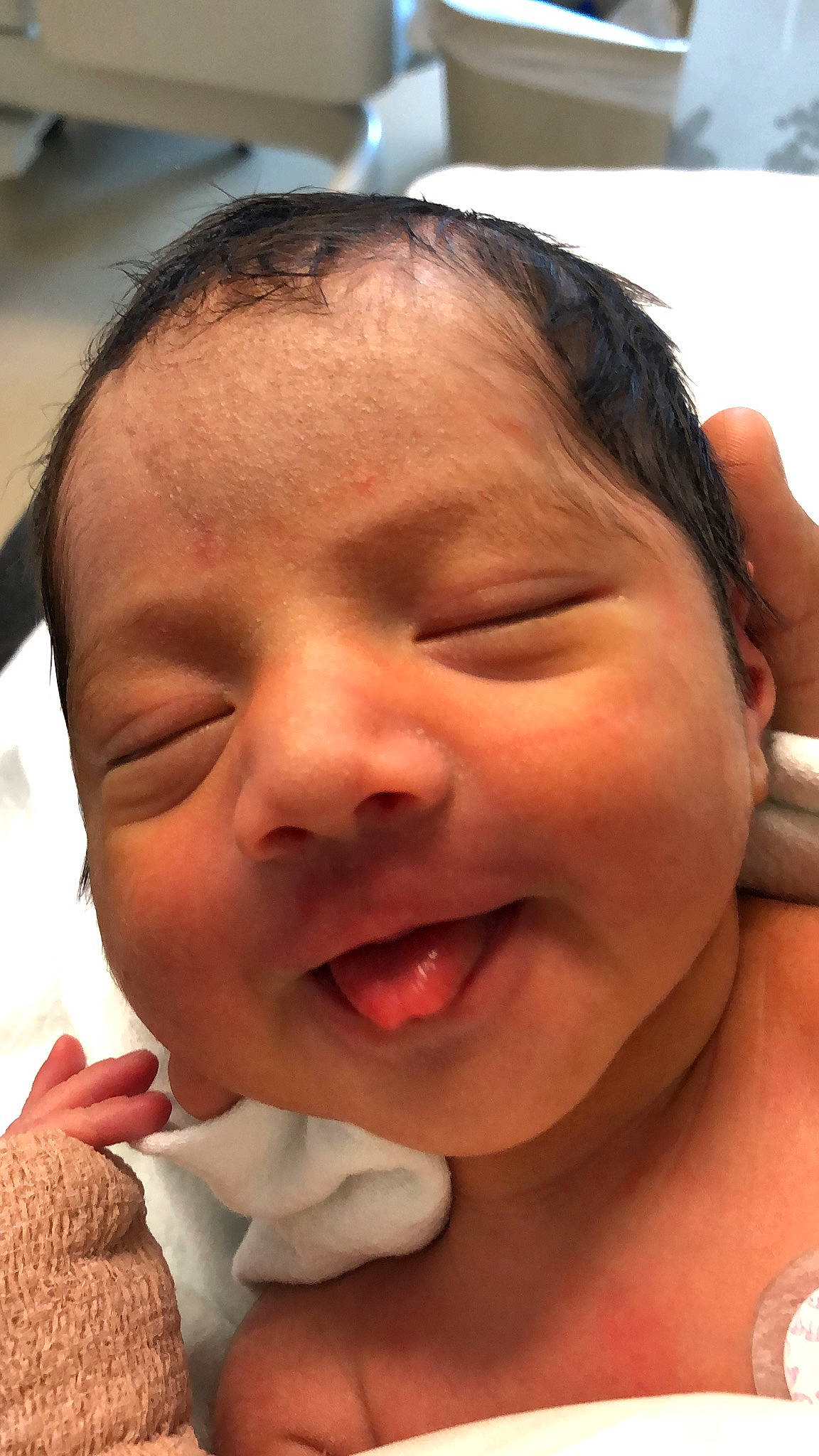 Leandro is registered to the contest to win money with this photo: baby, baby_making_funny_faces, cheek, child, chin, face, facial_expression, forehead, gesture, head, lip, mouth, neck, nose, person, skin, smile, toddler