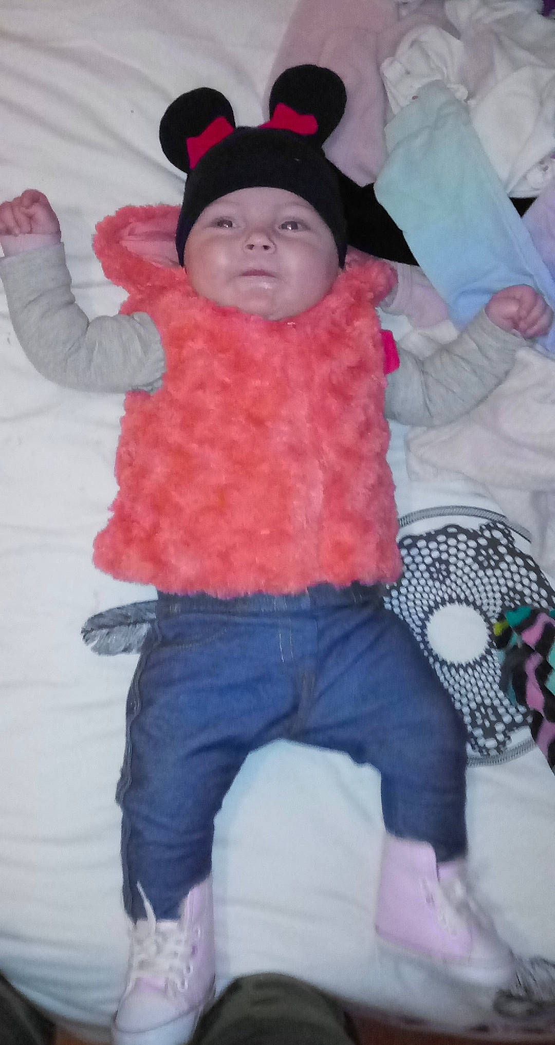 Kayliah a rejoint le concours — aidez-le/la à gagner de superbes lots ! baby, baby_toddler_clothing, child, headwear, person, pink, smile, toddler