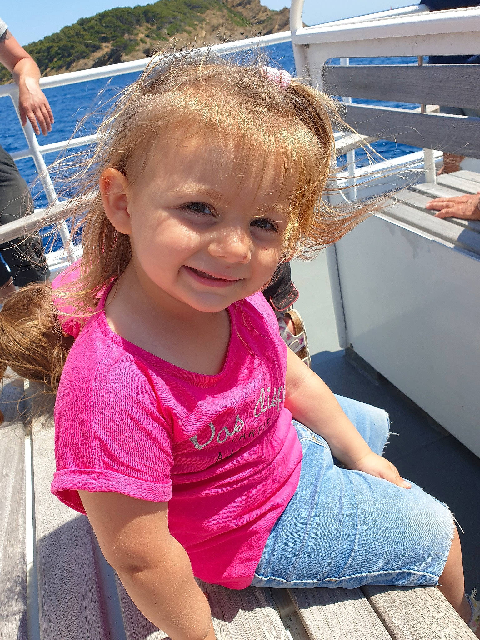 Anaëlle participe au concours pour gagner de l'argent avec cette photo : blond, cheek, child, fun, joy, leisure, person, skin, smile, summer, toddler, vacation
