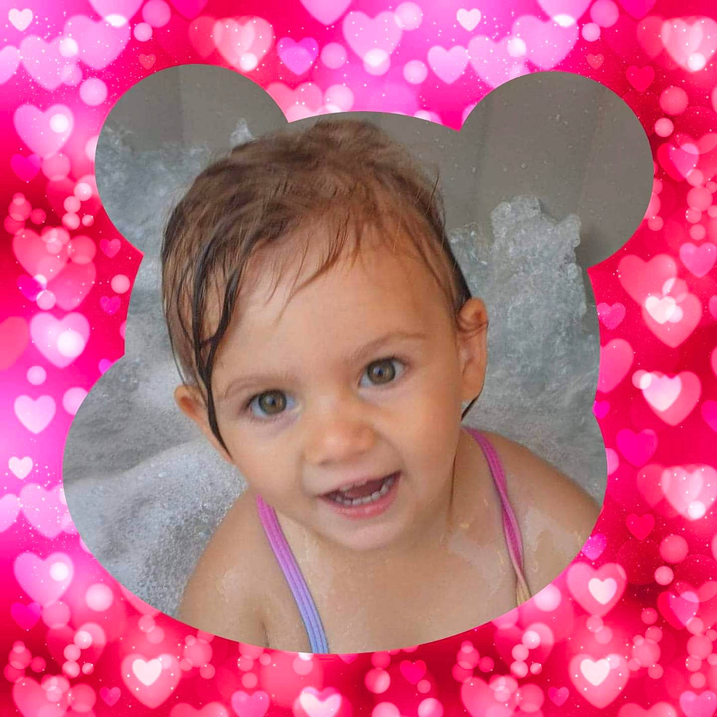 Anaëlle a rejoint le concours — aidez-le/la à gagner de superbes lots ! child, ear, hair_accessory, happy, heart, joy, magenta, organ, pattern, person, pink, smile, toddler