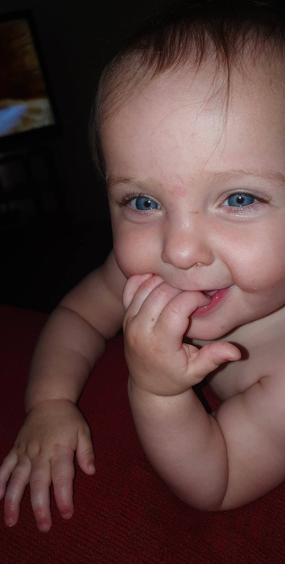 Lola is registered to the contest to win money with this photo: baby, beauty, cheek, child, chin, close_up, eye, eyebrow, face, facial_expression, finger, hand, head, joy, lip, mouth, nail, nose, organ, person