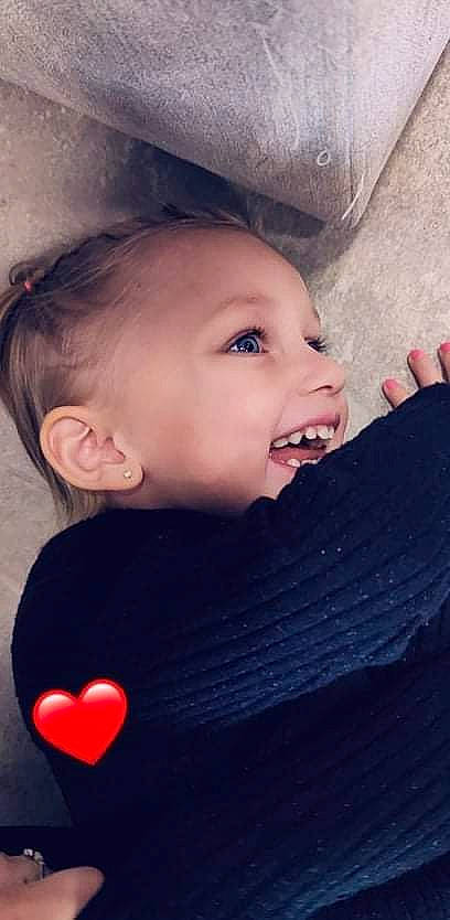 Norra participe au concours pour gagner de l'argent avec cette photo : baby, baby_toddler_clothing, cheek, chin, eyebrow, eyelash, finger, flash_photography, happy, hat, human_body, iris, lip, mouth, neck, nose, person, skin, smile, toddler