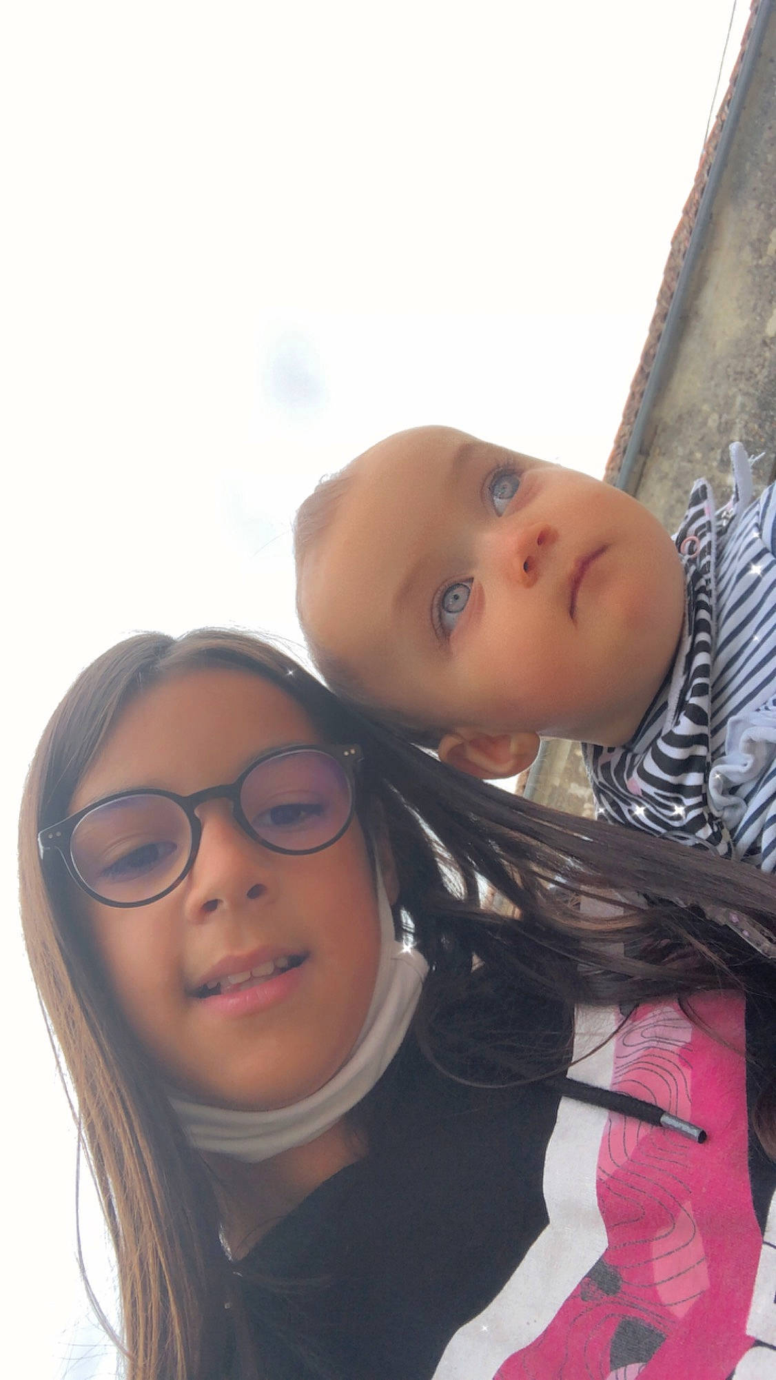 Lya-rose a rejoint le concours — aidez-le/la à gagner de superbes lots ! black_hair, cheek, child, chin, cloud, eyebrow, eyelash, facial_expression, fun, hairstyle, happy, iris, lip, mouth, nose, person, skin, sky, smile, toddler