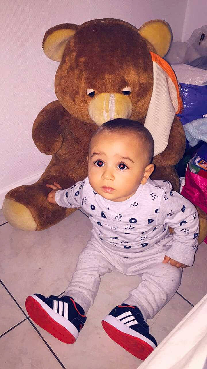 Zyad a rejoint le concours — aidez-le/la à gagner de superbes lots ! baby, cheek, child, person, plush, stuffed_toy, teddy_bear, toddler, toy