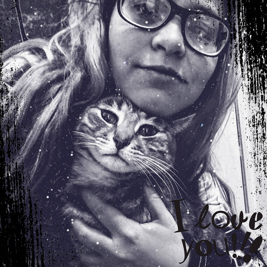 Cheyen participe au concours pour gagner de l'argent avec cette photo : art, black_and_white, cat, cool, drawing, eye, eyewear, felidae, glasses, illustration, long_hair, monochrome, person, photography, portrait, self_portrait, small_to_medium_sized_cats, smile, visual_arts, whiskers