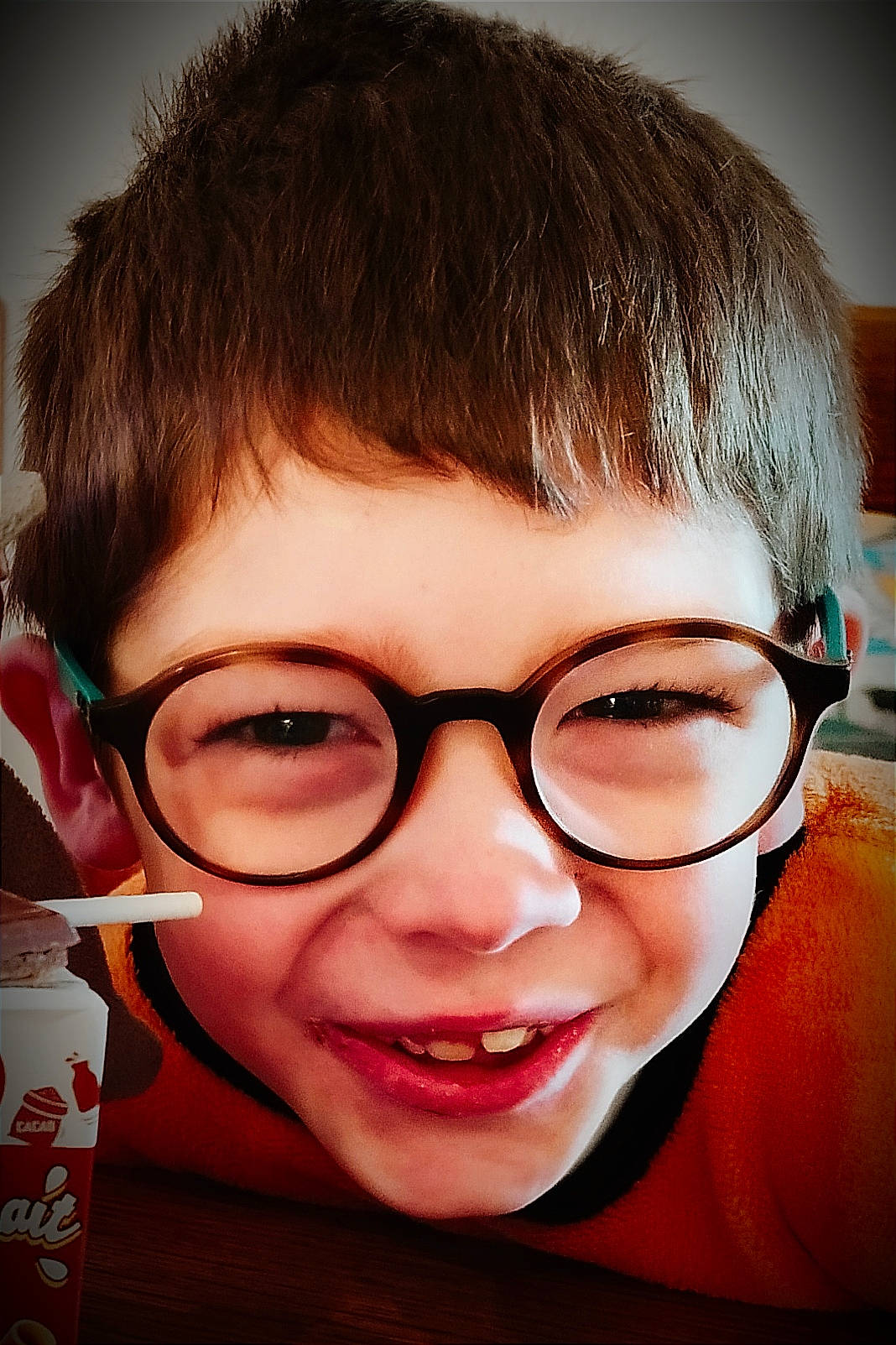 Björn a rejoint le concours — aidez-le/la à gagner de superbes lots ! cheek, chin, cool, ear, eyebrow, eyelash, eyewear, facial_expression, forehead, gesture, glasses, happy, jaw, lip, mouth, neck, nose, person, skin, smile