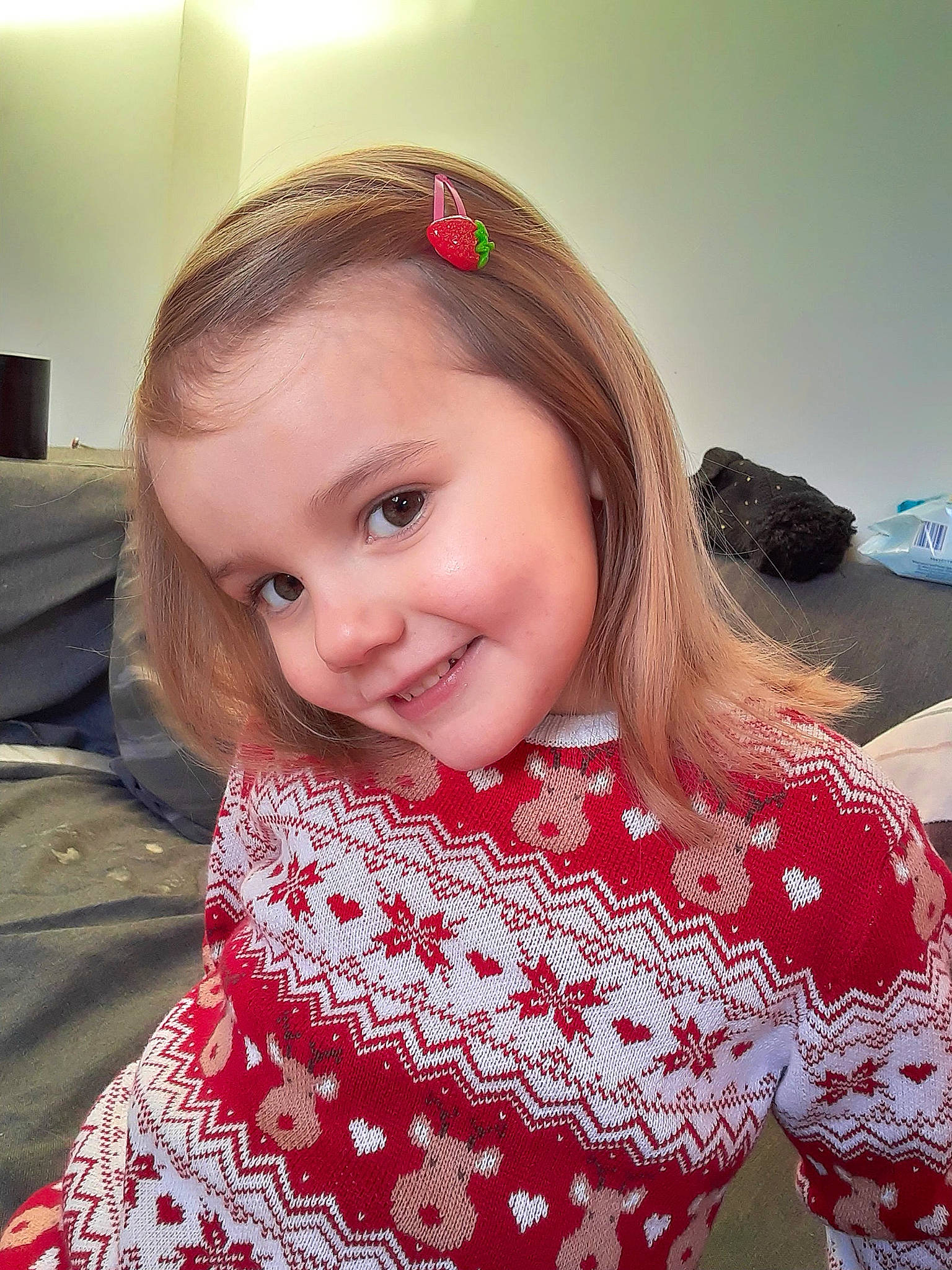 Mila participe au concours pour gagner de l'argent avec cette photo : baby_toddler_clothing, beauty, cheek, child, chin, eyebrow, eyelash, facial_expression, fashion, fun, happy, head, iris, joy, lip, person, pink, skin, sleeve, smile