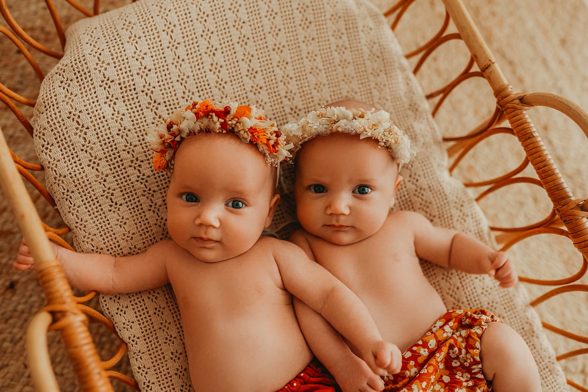Lily Et Rose a rejoint le concours — aidez-le/la à gagner de superbes lots ! baby, baby_sleeping, baby_toddler_clothing, beauty, child, eye, eyelash, flash_photography, hair_accessory, happy, headband, headgear, headpiece, iris, jewellery, organ, person, photograph, skin, toddler