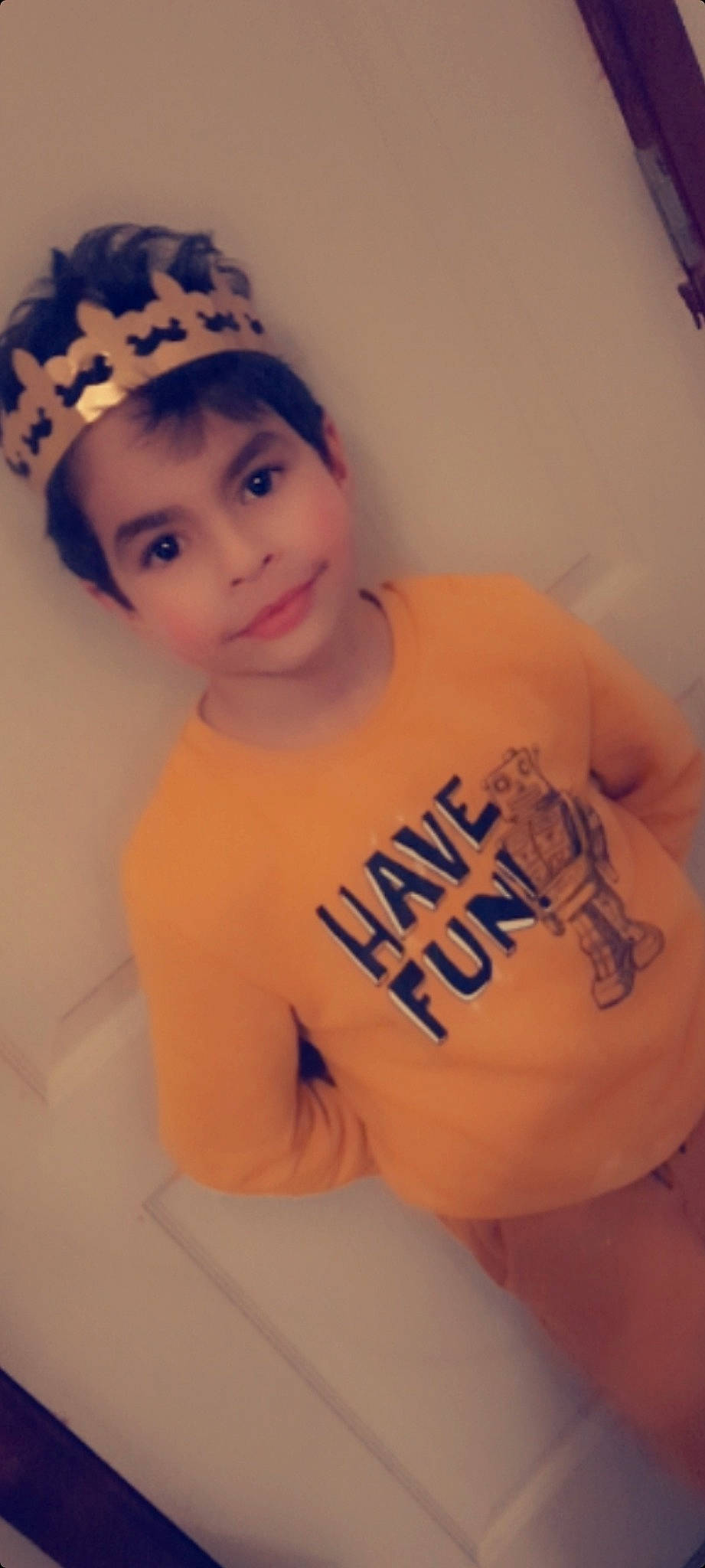 Adem a rejoint le concours — aidez-le/la à gagner de superbes lots ! arm, chest, chin, cool, elbow, finger, gesture, hairstyle, hand, happy, headgear, human_body, joy, muscle, neck, organ, person, skin, sleeve, t_shirt