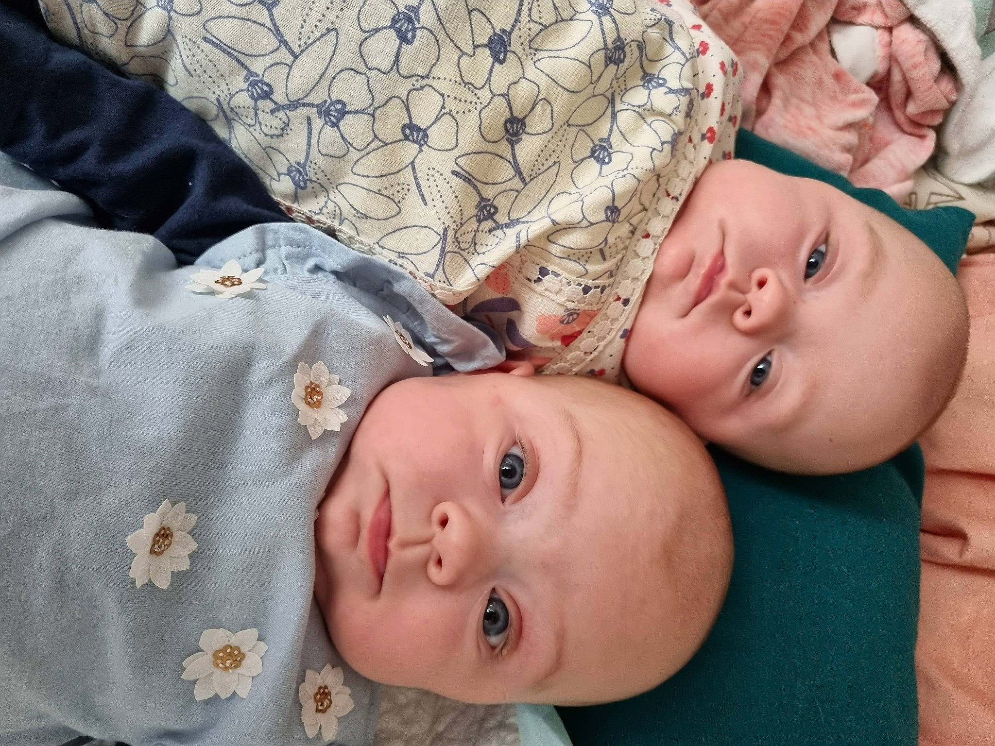 évie Et élie a rejoint le concours — aidez-le/la à gagner de superbes lots ! baby, baby_toddler_clothing, cheek, chin, comfort, eye, face, facial_expression, head, human, iris, lip, mammal, nose, organ, person, product, skin, sleeve, smile