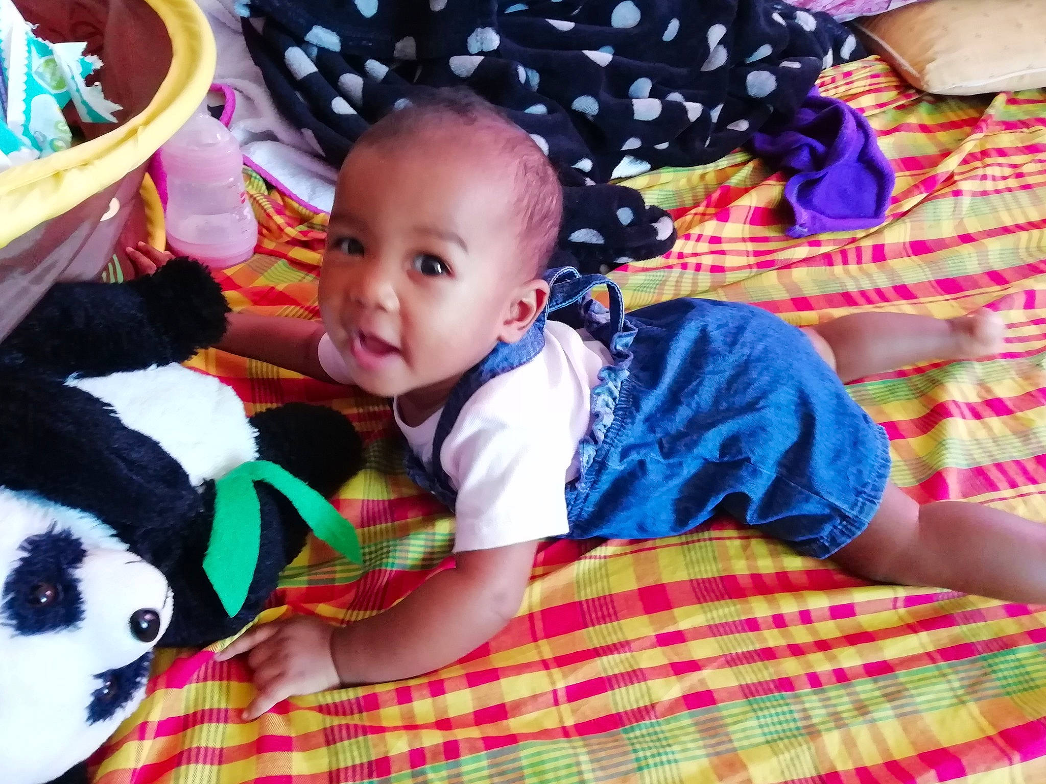 Oya a rejoint le concours — aidez-le/la à gagner de superbes lots ! baby, child, ear, pattern, person, plaid, play, textile, toddler