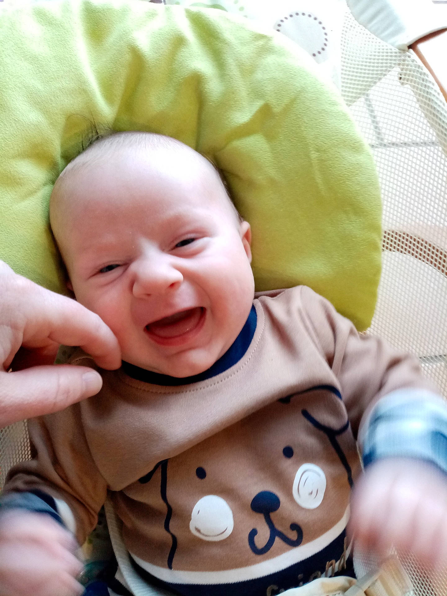 Maël a rejoint le concours — aidez-le/la à gagner de superbes lots ! baby, baby_products, baby_toddler_clothing, cheek, child, chin, collar, comfort, face, grass, happy, laugh, mouth, nose, person, product, skin, sleeve, smile, thumb