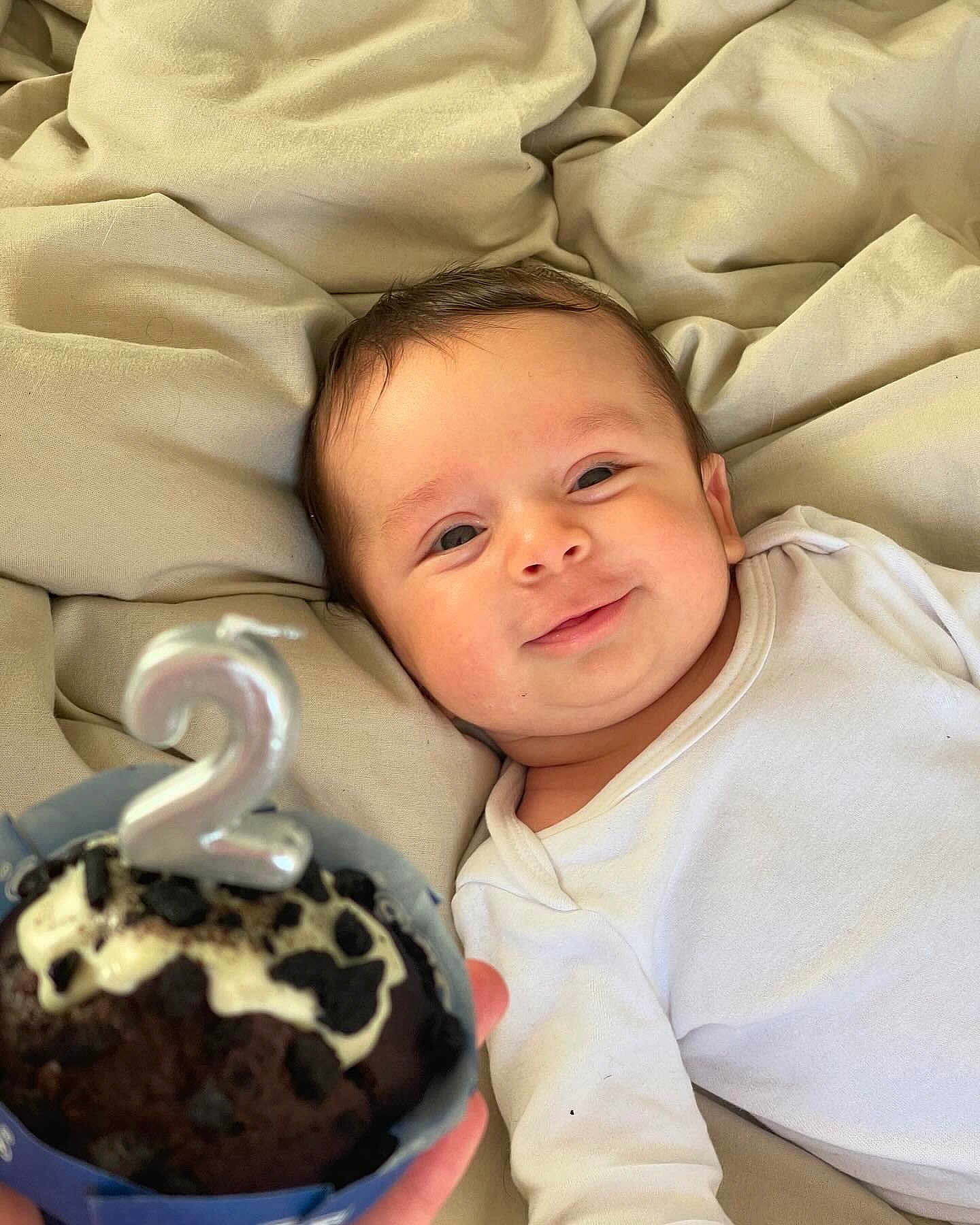 Nolan participe au concours pour gagner de l'argent avec cette photo : architecture, baby, bed, building, cream, cushion, cutlery, dessert, face, food, furniture, head, homedecor, hospital, icecream, icing, people, person, photography, portrait