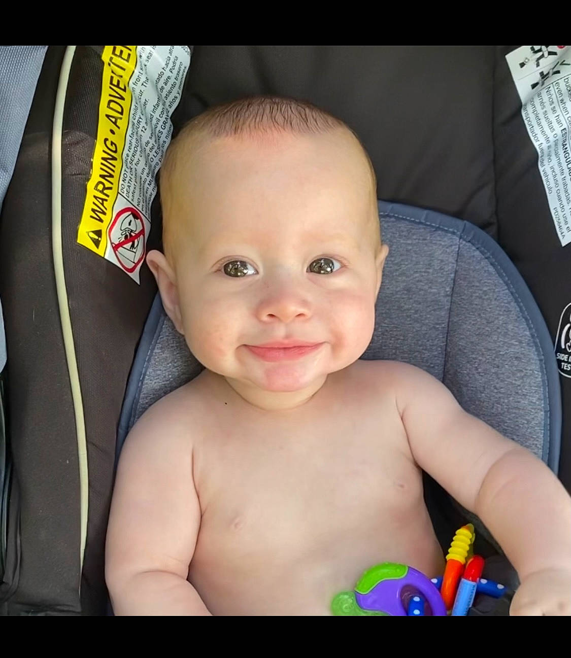 Julius is registered to the contest to win money with this photo: black, cheek, chin, ear, eyebrow, eyelash, finger, flash_photography, forehead, happy, human_body, iris, joy, lip, mouth, neck, nose, organ, person, skin