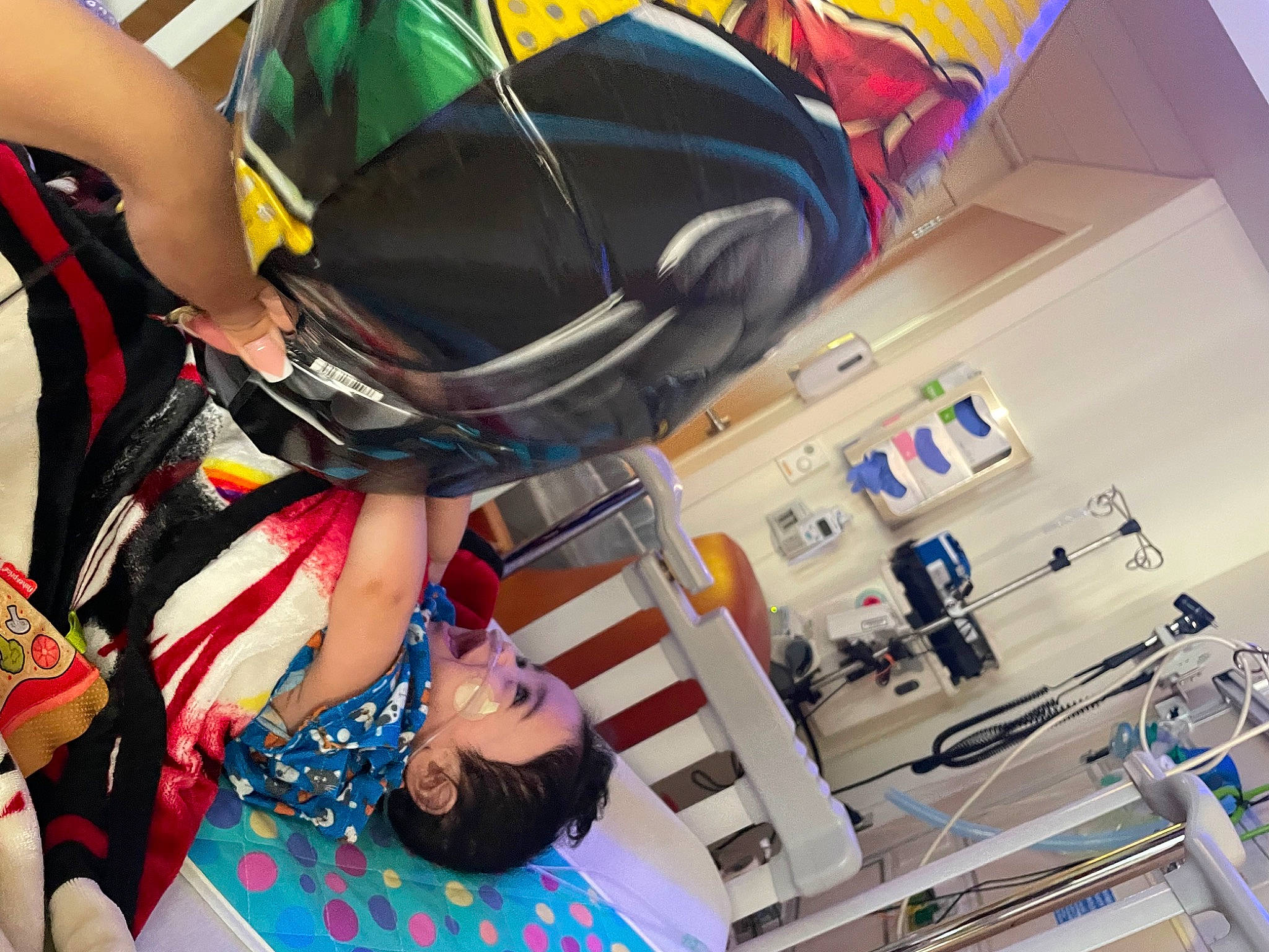 Antonio is registered to the contest to win money with this photo: automotive_design, bag, dress, event, eyewear, fashion, fashion_accessory, fun, human_leg, jewellery, leisure, machine, pattern, person, personal_protective_equipment, recreation, room, sandal, sports_gear, thigh