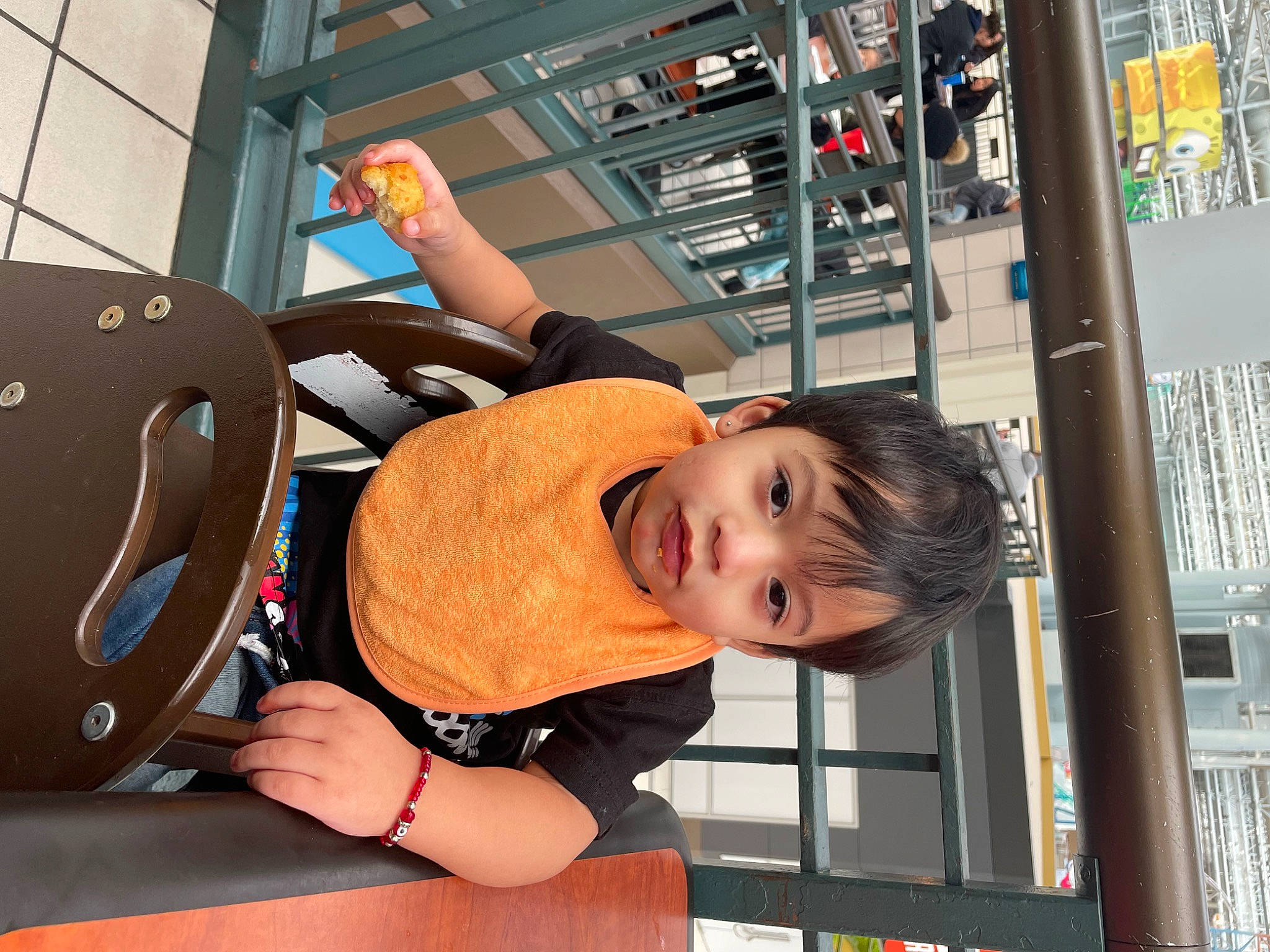 Zacarías is registered to the contest to win money with this photo: abdomen, baby, baby_products, child, city, fun, happy, leisure, person, recreation, room, shorts, smile, t_shirt, thigh, tire, toddler, vacation