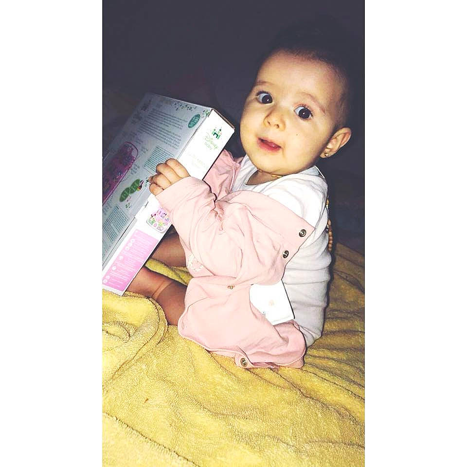 Shirel participe au concours pour gagner de l'argent avec cette photo : baby, beige, child, outerwear, person, photography, pink, selfie, skin, sleeve, toddler