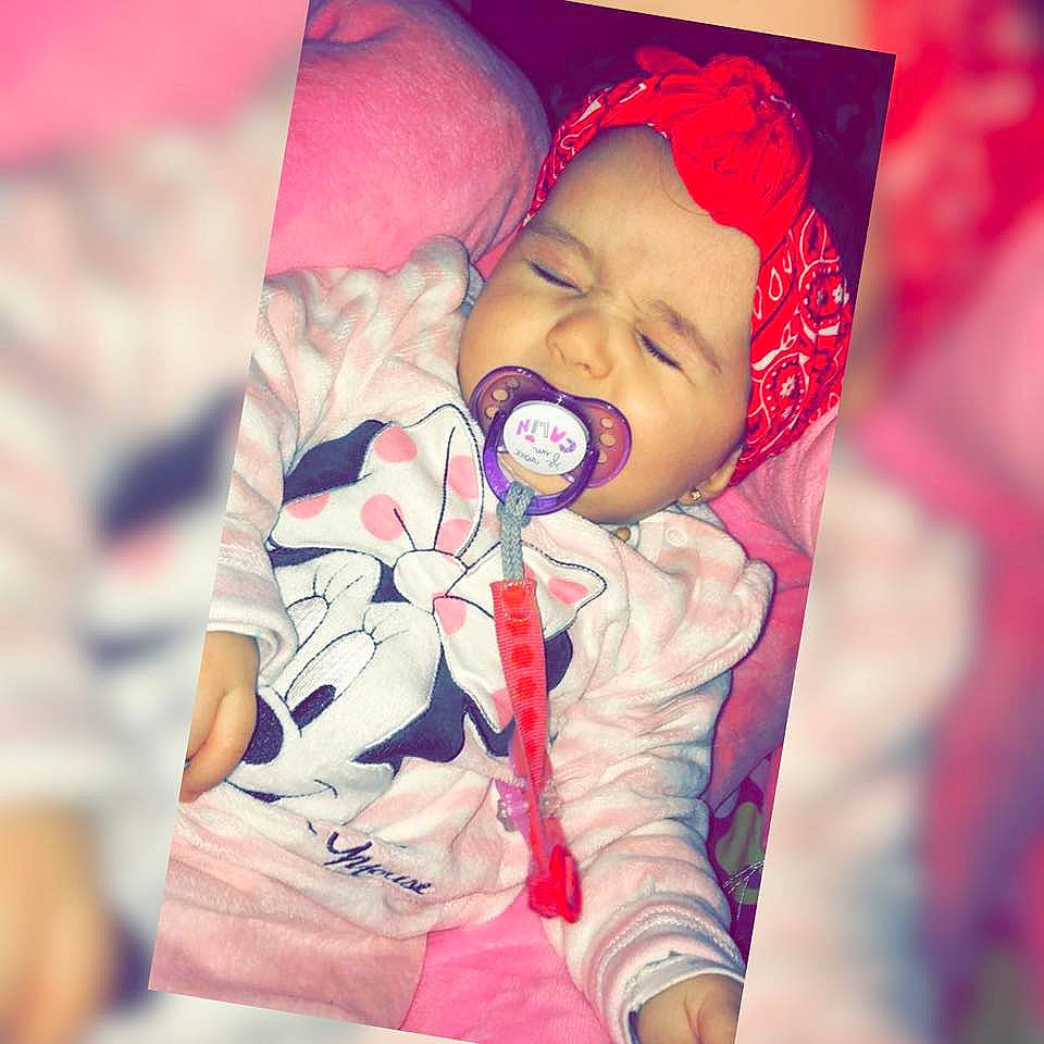 Shirel a rejoint le concours — aidez-le/la à gagner de superbes lots ! arm, art, baby, child, cool, flesh, happy, illustration, magenta, person, pink, plant, smile, style, tattoo, toddler