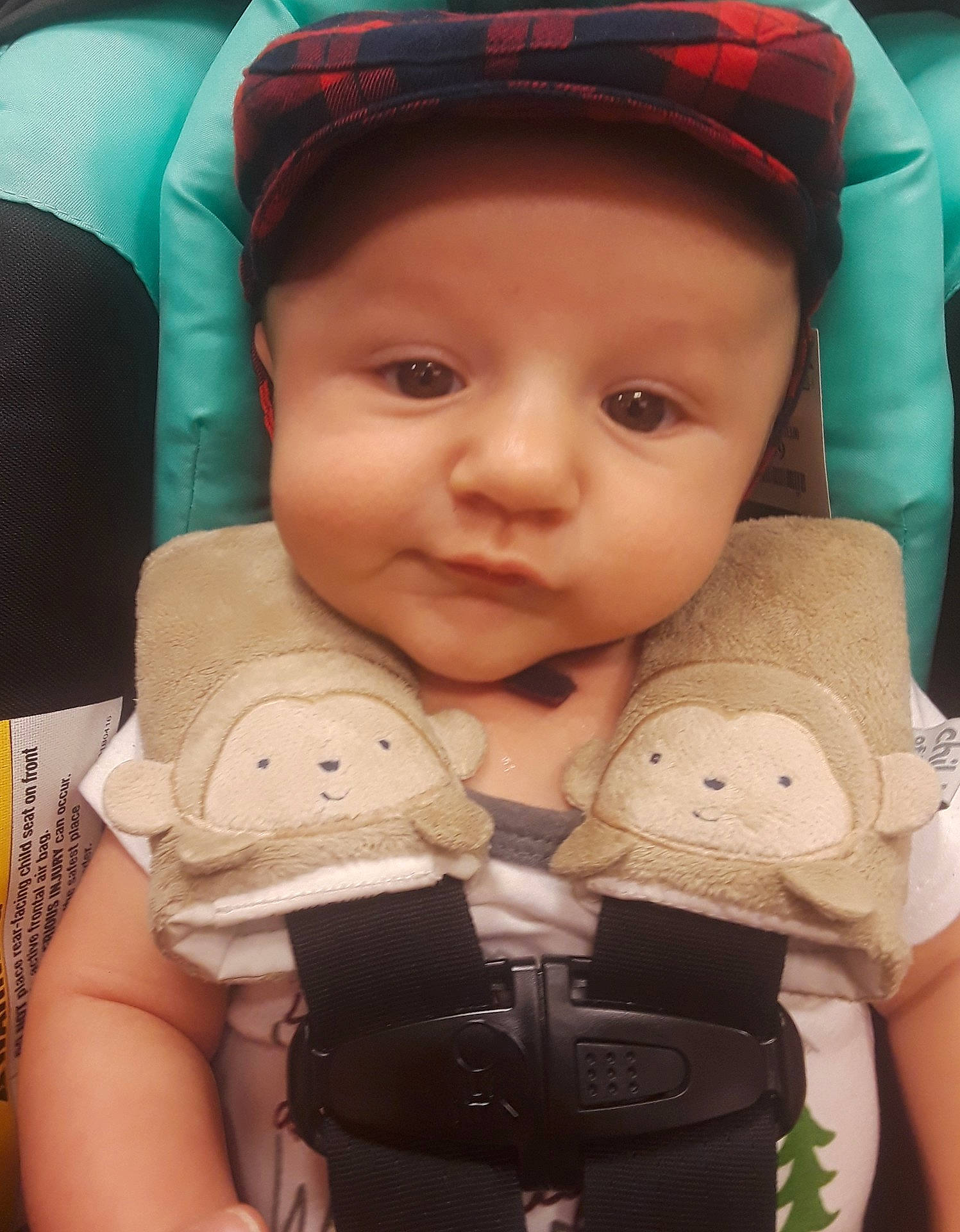 Bjorn is registered to the contest to win money with this photo: abdomen, baby_products, car_seat, cheek, child, cool, forehead, girl, headgear, infant, person, product, skin, toddler