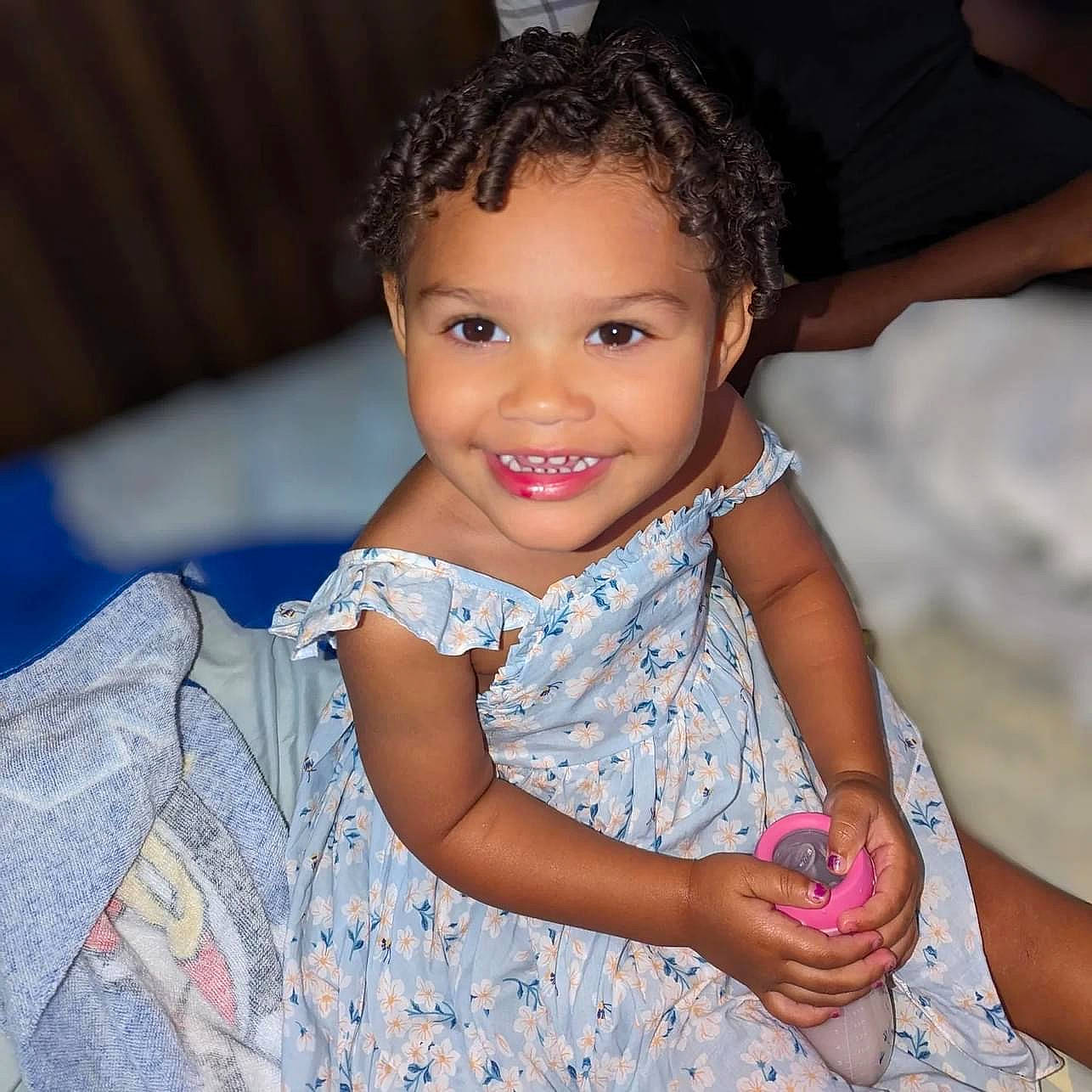 Zhuri is registered to the contest to win money with this photo: arm, azure, cheek, chin, eye, face, facial_expression, fashion, flash_photography, hairstyle, hand, head, human, joint, joy, neck, organ, person, shoulder, skin