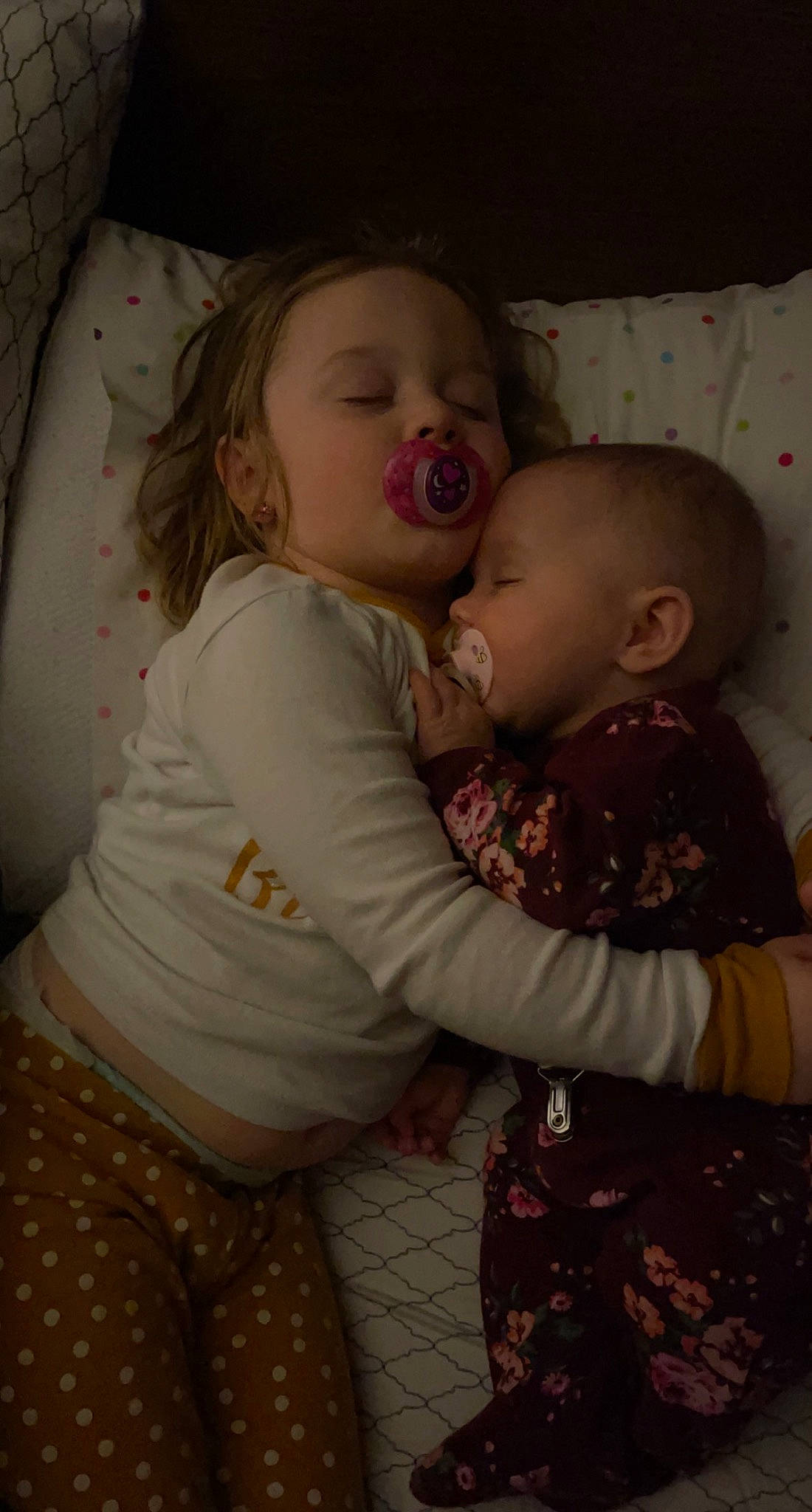 London is registered to the contest to win money with this photo: baby, baby_toddler_clothing, cheek, child, comfort, ear, eye, facial_expression, fun, hairstyle, happy, head, iris, lip, mouth, nose, organ, person, skin, textile