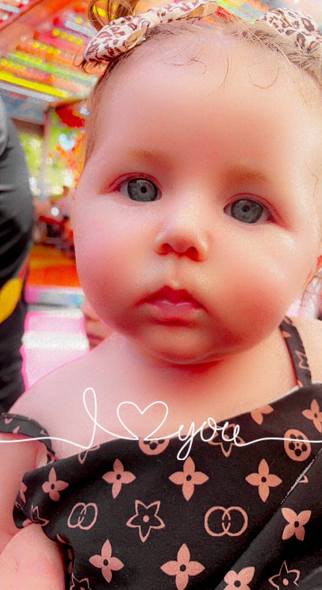 Kezyah participe au concours pour gagner de l'argent avec cette photo : baby, cheek, child, chin, eyebrow, eyelash, facial_expression, hairstyle, happy, human, iris, lip, material_property, mouth, nose, person, photograph, pink, product, skin