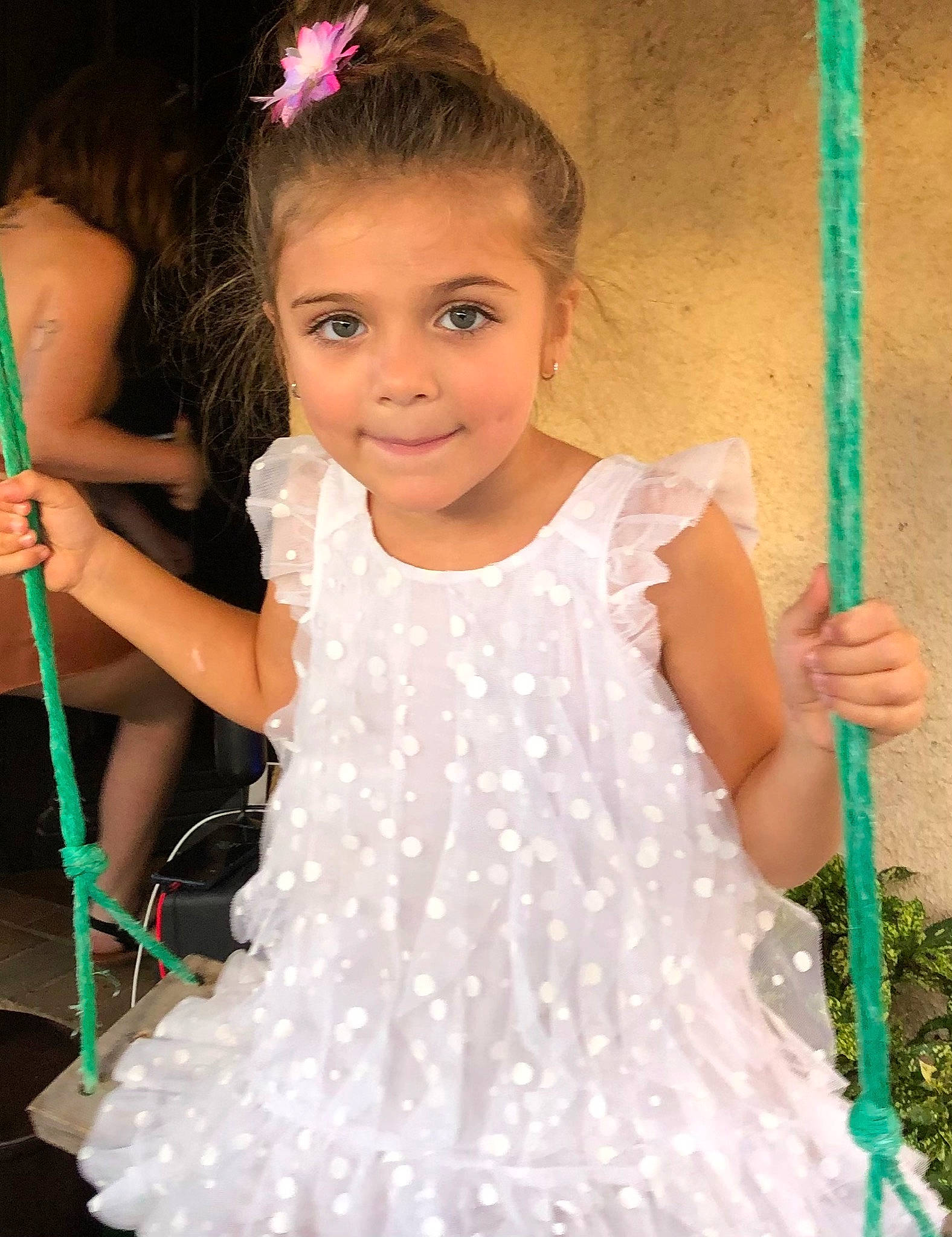 Lilou a rejoint le concours — aidez-le/la à gagner de superbes lots ! baby_toddler_clothing, beauty, child, day_dress, embellishment, event, facial_expression, fashion, fashion_design, hair, hairstyle, happy, joy, magenta, person, pink, shoulder, smile, standing, toddler