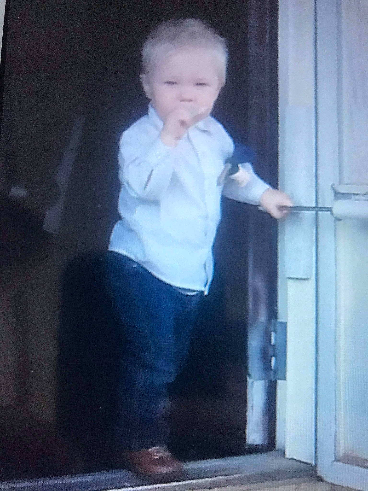 Cole is registered to the contest to win money with this photo: door, door_handle, elbow, foot, home_door, human_body, joint, person, product, sandal, shoulder, snapshot, standing