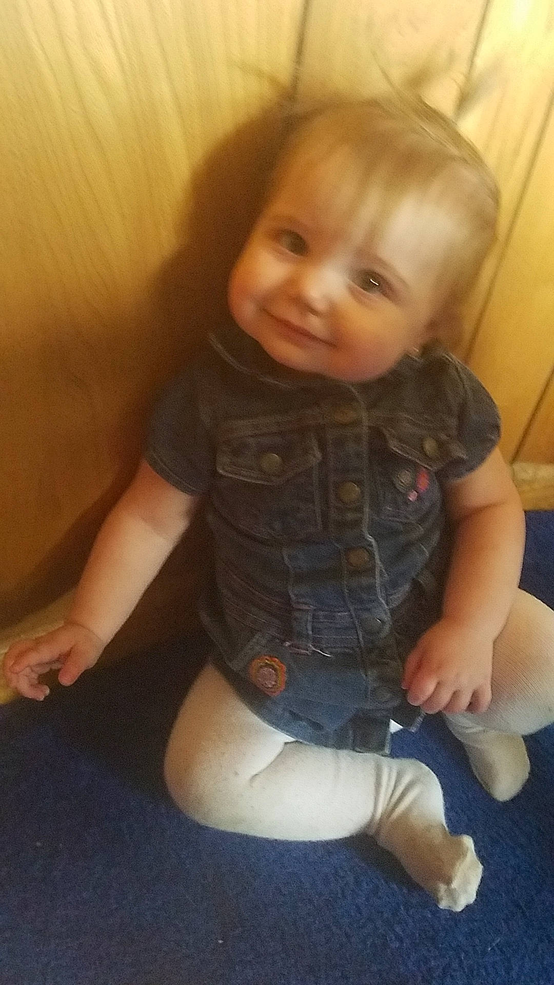 Aiyanna is registered to the contest to win money with this photo: arm, baby, blond, cheek, child, iris, leg, person, sitting, skin, smile, toddler