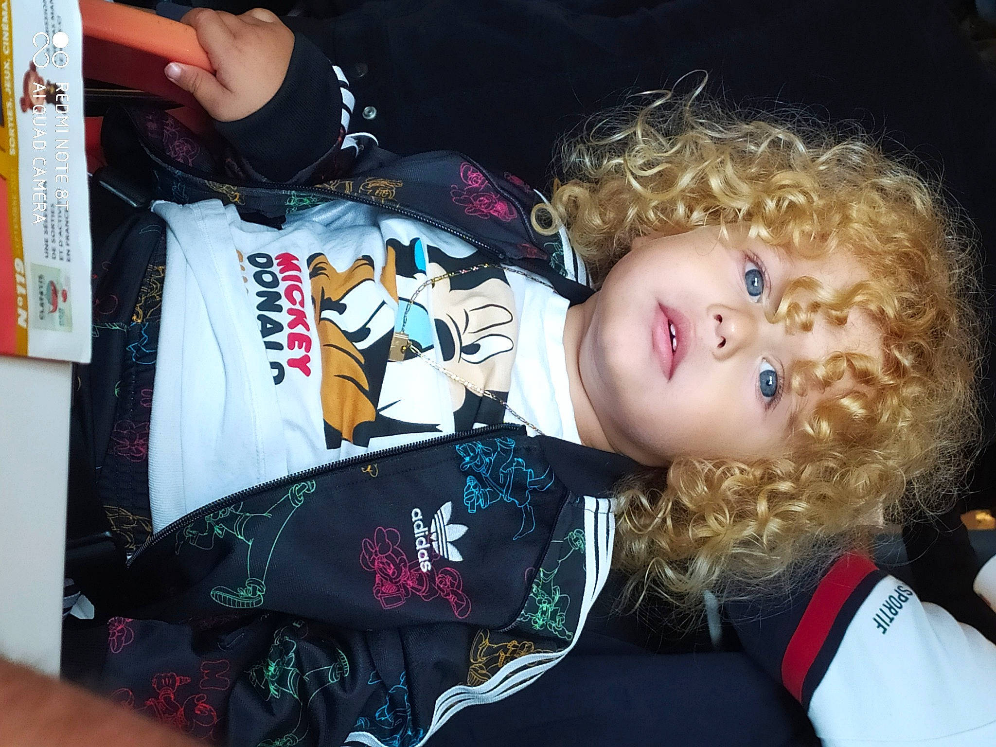 Maysson participe au concours pour gagner de l'argent avec cette photo : baby, baby_toddler_clothing, cheek, child, eyelash, fashion_accessory, happy, person, sleeve, t_shirt, toddler, toy