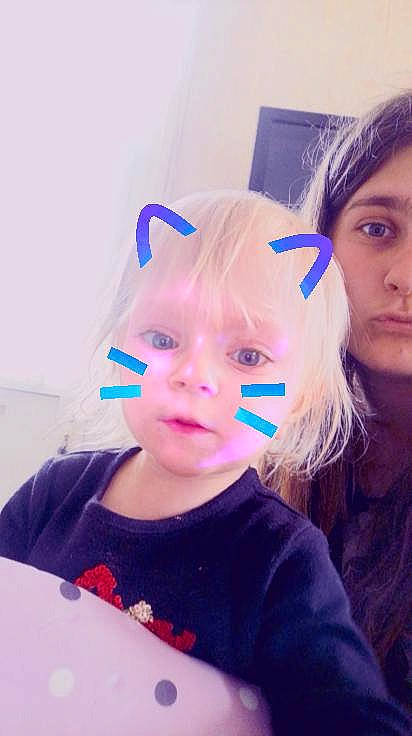 Chloe a rejoint le concours — aidez-le/la à gagner de superbes lots ! blond, blue, cheek, child, cool, ear, eye, eyebrow, face, forehead, hair, hairstyle, head, lip, nose, person, pink, purple, selfie, skin