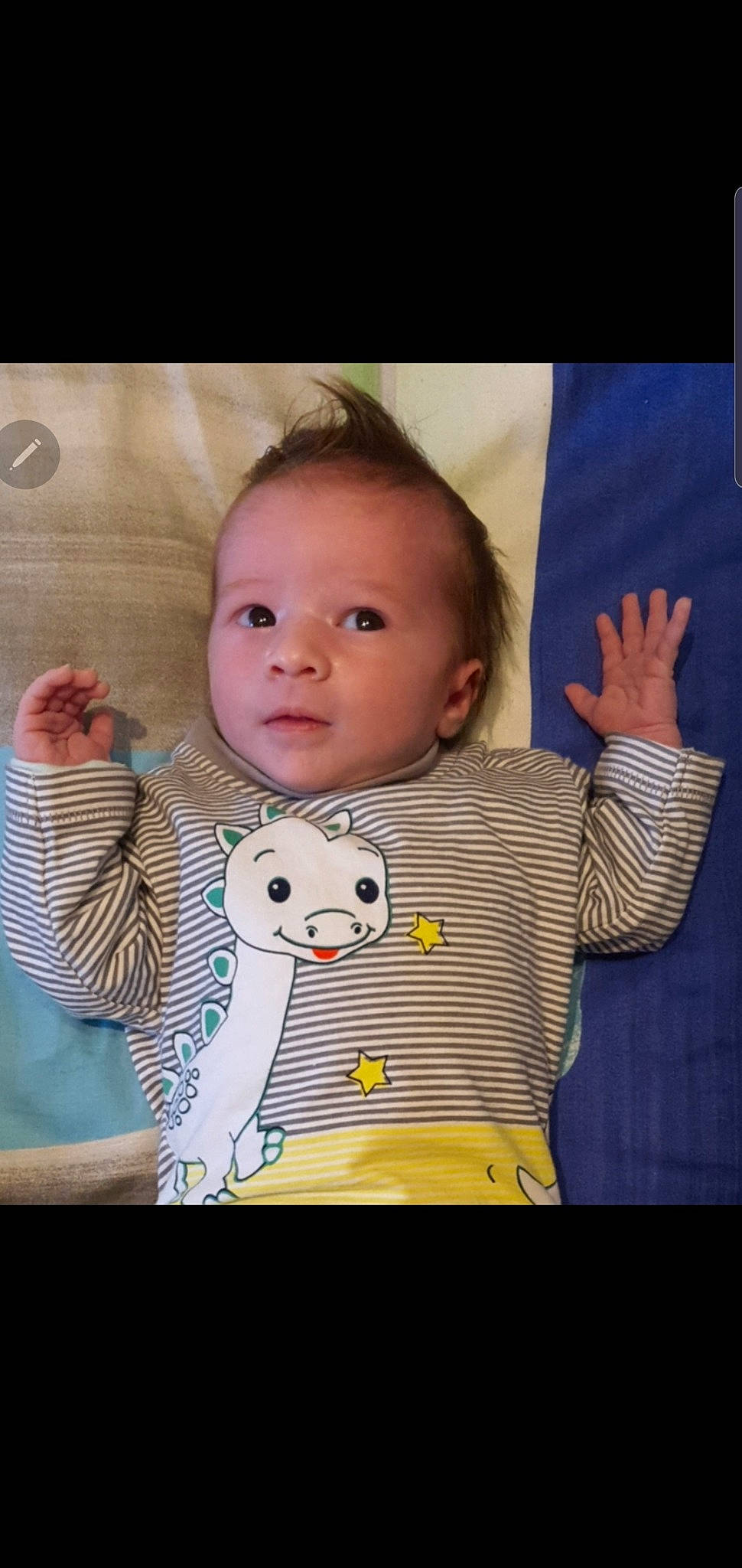 Dyego participe au concours pour gagner de l'argent avec cette photo : baby, baby_toddler_clothing, cheek, child, cool, eye, face, fun, gesture, hairstyle, happy, head, human, iris, nose, person, skin, sleeve, t_shirt, textile