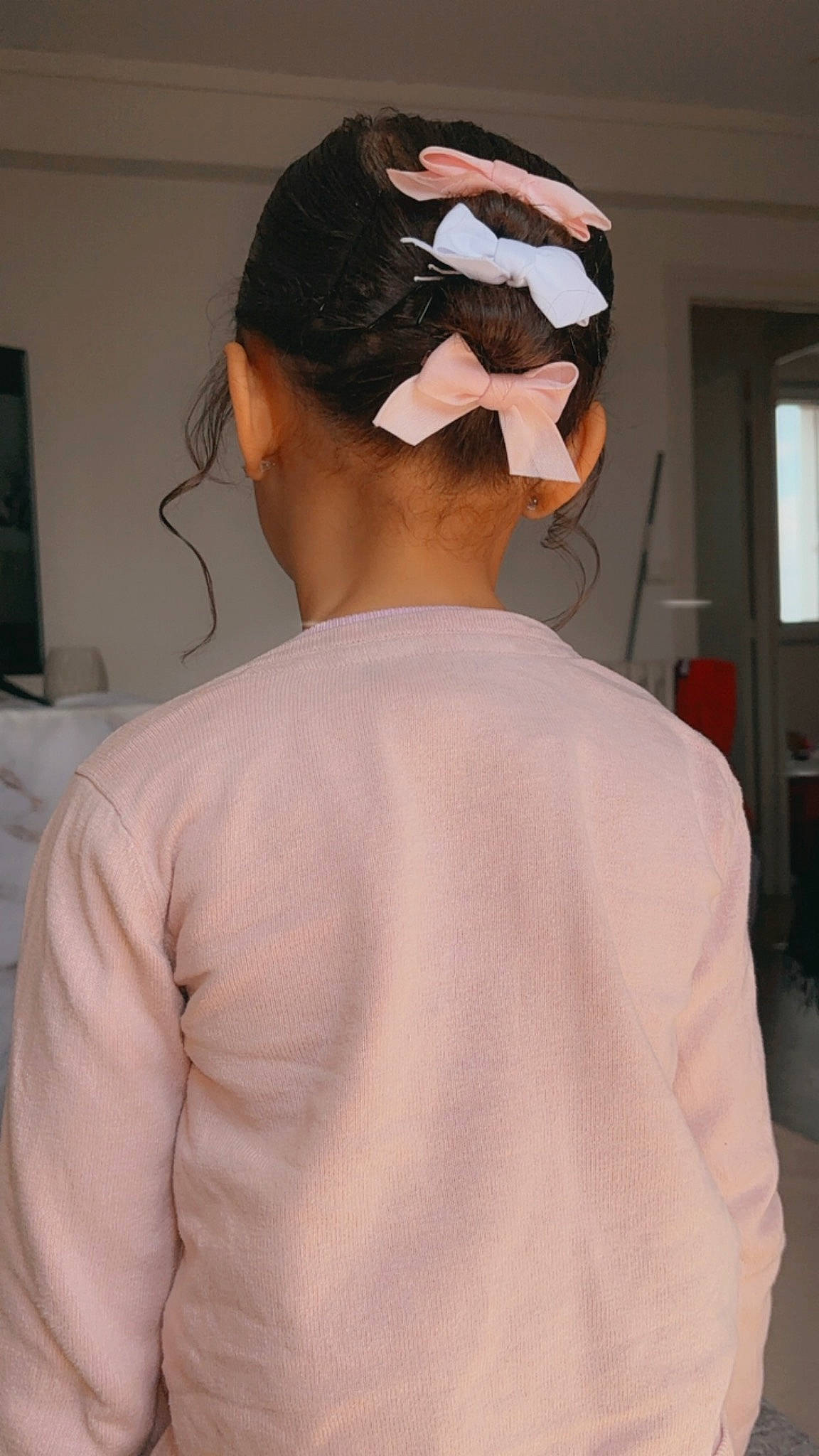 Iryna a rejoint le concours — aidez-le/la à gagner de superbes lots ! chest, costume, ear, eyewear, facial_hair, fashion_accessory, fashion_design, formal_wear, hair_coloring, headgear, headpiece, jaw, long_hair, person, personal_protective_equipment, shoulder, sleeve, sports_gear, t_shirt, vision_care