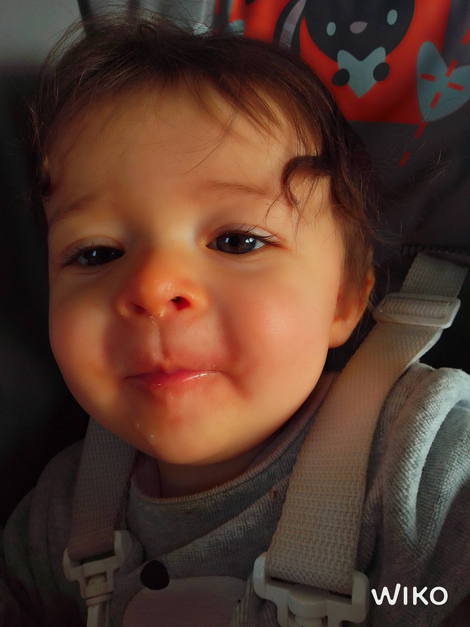 Léonie participe au concours pour gagner de l'argent avec cette photo : baby, baby_toddler_clothing, cheek, chin, cool, ear, eyebrow, eyelash, flash_photography, forehead, happy, iris, lip, mammal, mouth, nose, person, skin, smile, toddler