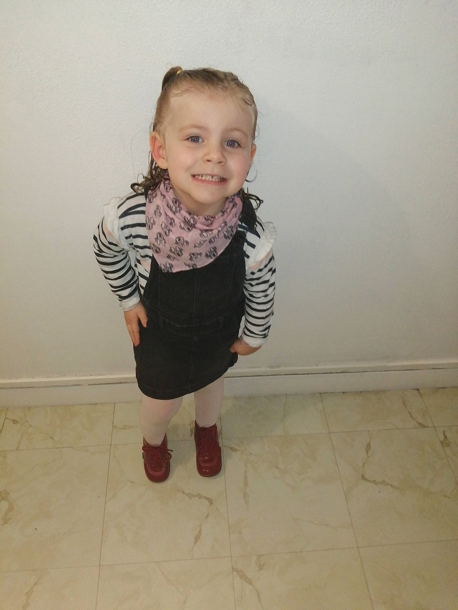 Maëllys participe au concours pour gagner de l'argent avec cette photo : arm, baby_toddler_clothing, cheek, clothing, dress, eye, flash_photography, floor, flooring, fun, hair, happy, human_body, joy, leg, outerwear, pattern, person, skin, sleeve