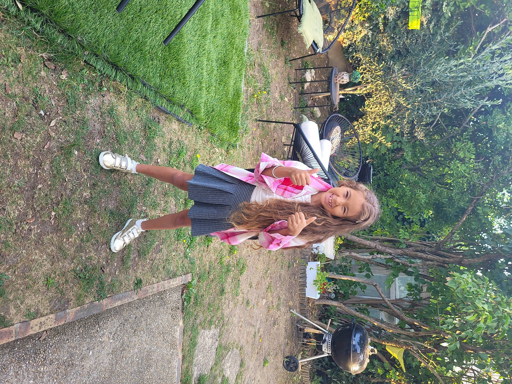 Nelya a rejoint le concours — aidez-le/la à gagner de superbes lots ! adventure, fun, grass, joy, landscape, leisure, people_in_nature, person, plant, recreation, soil, spring, tire, toddler, tree, walking_shoe, wheel, woody_plant