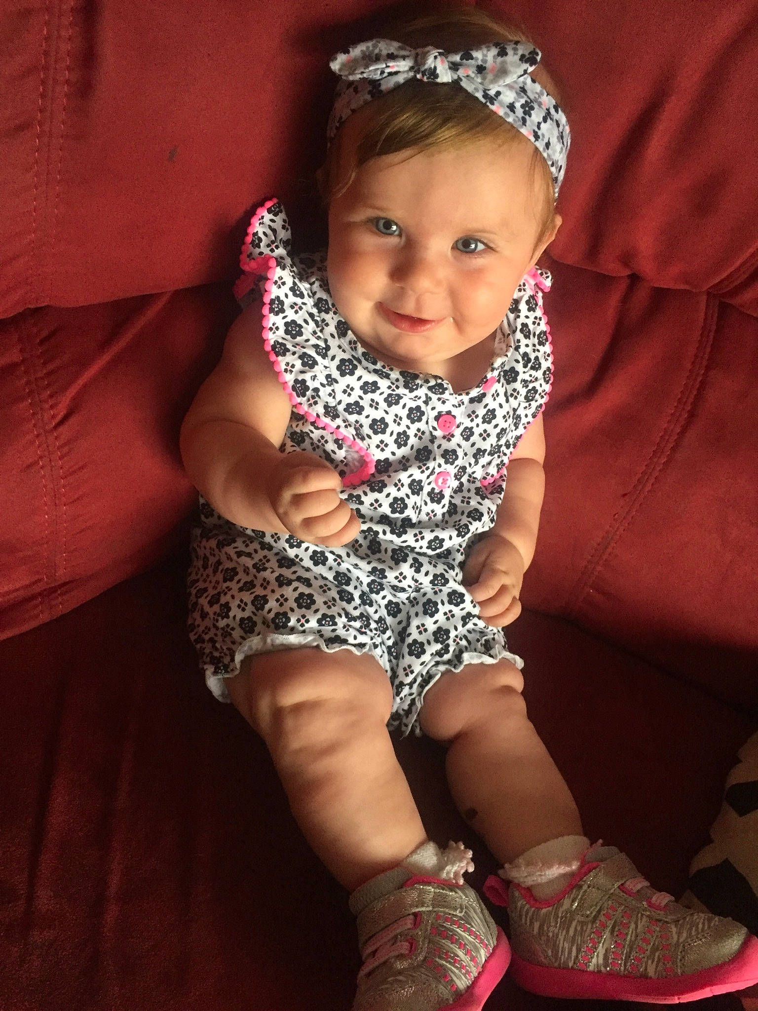 Khaleesi is registered to the contest to win money with this photo: baby, baby_toddler_clothing, cheek, child, child_model, fashion_accessory, footwear, hair_accessory, headband, headgear, headpiece, leggings, pattern, person, pink, shoe, sitting, skin, toddler